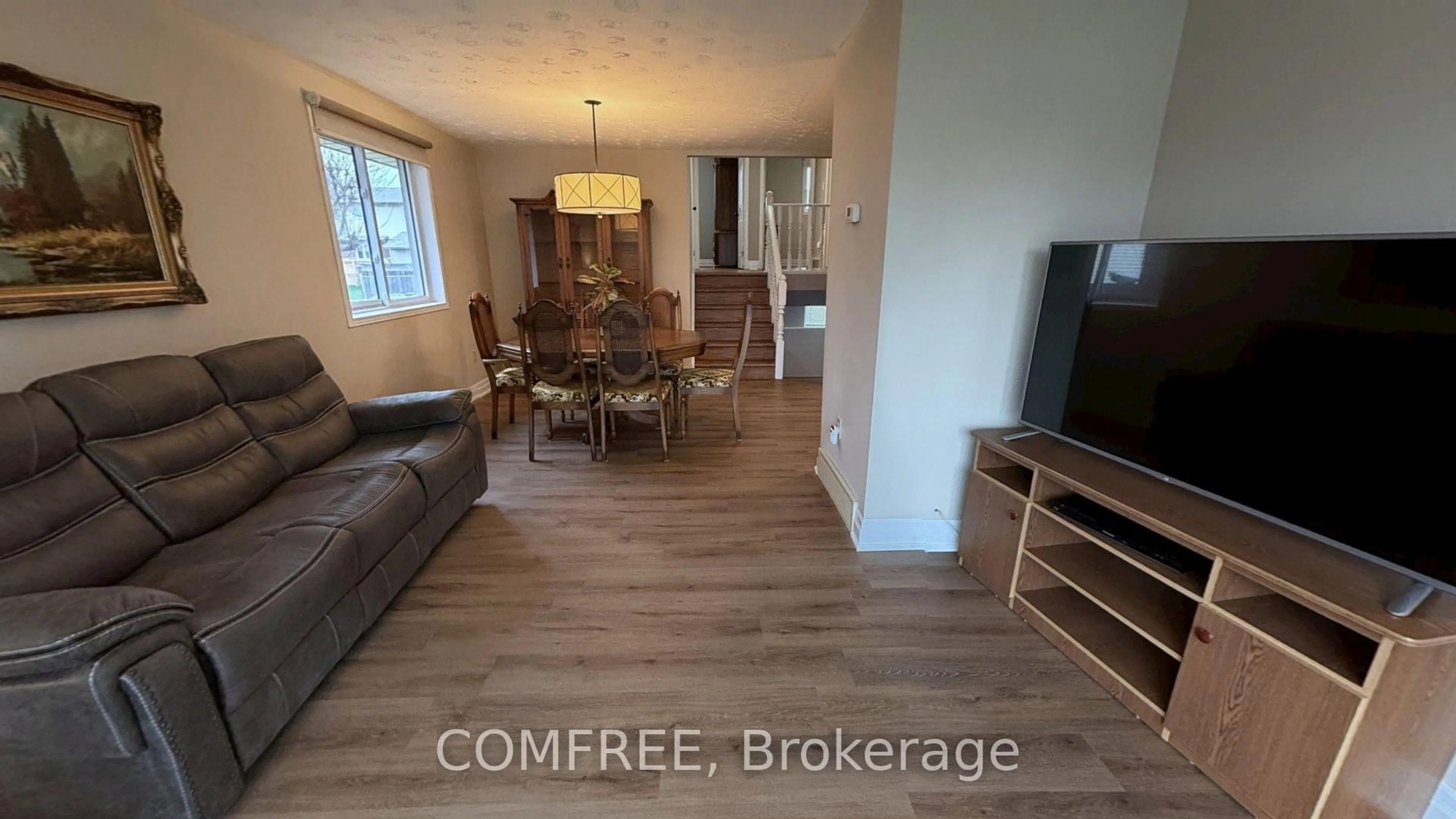 A pic of a room for 6387 Riall St, Niagara Falls Ontario L2J 1Z4