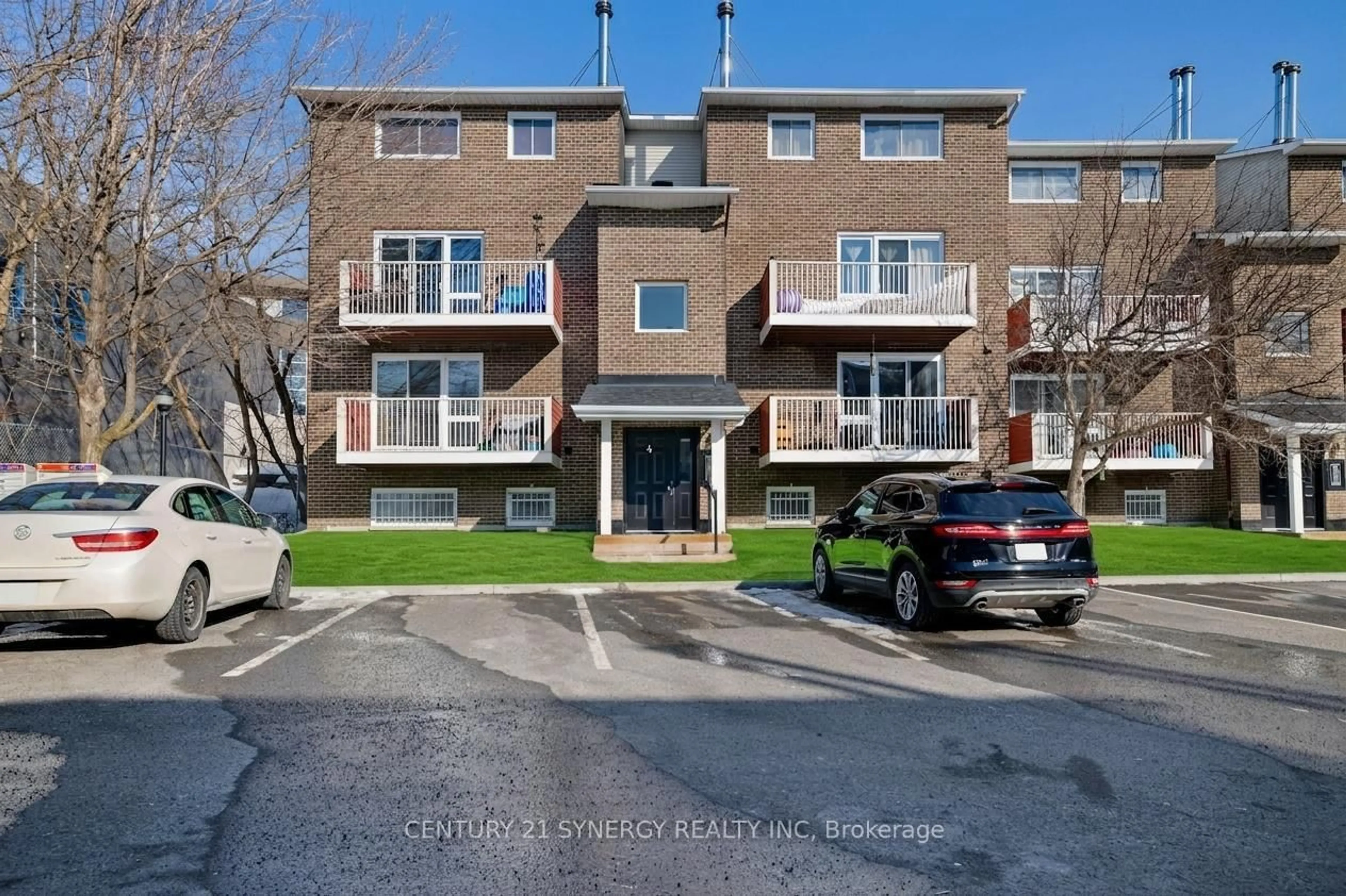 Unknown for 1589 ST BERNARD St #403, Ottawa Ontario K1T 3H7