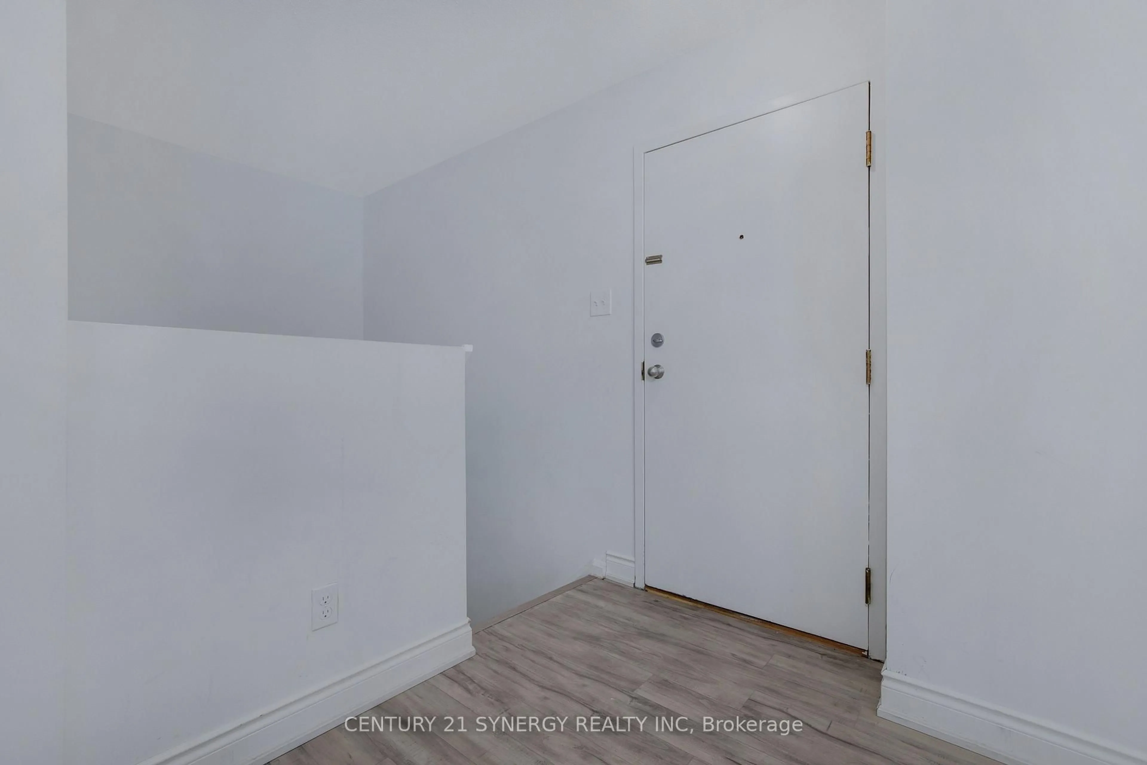 Unknown for 1589 ST BERNARD St #403, Ottawa Ontario K1T 3H7