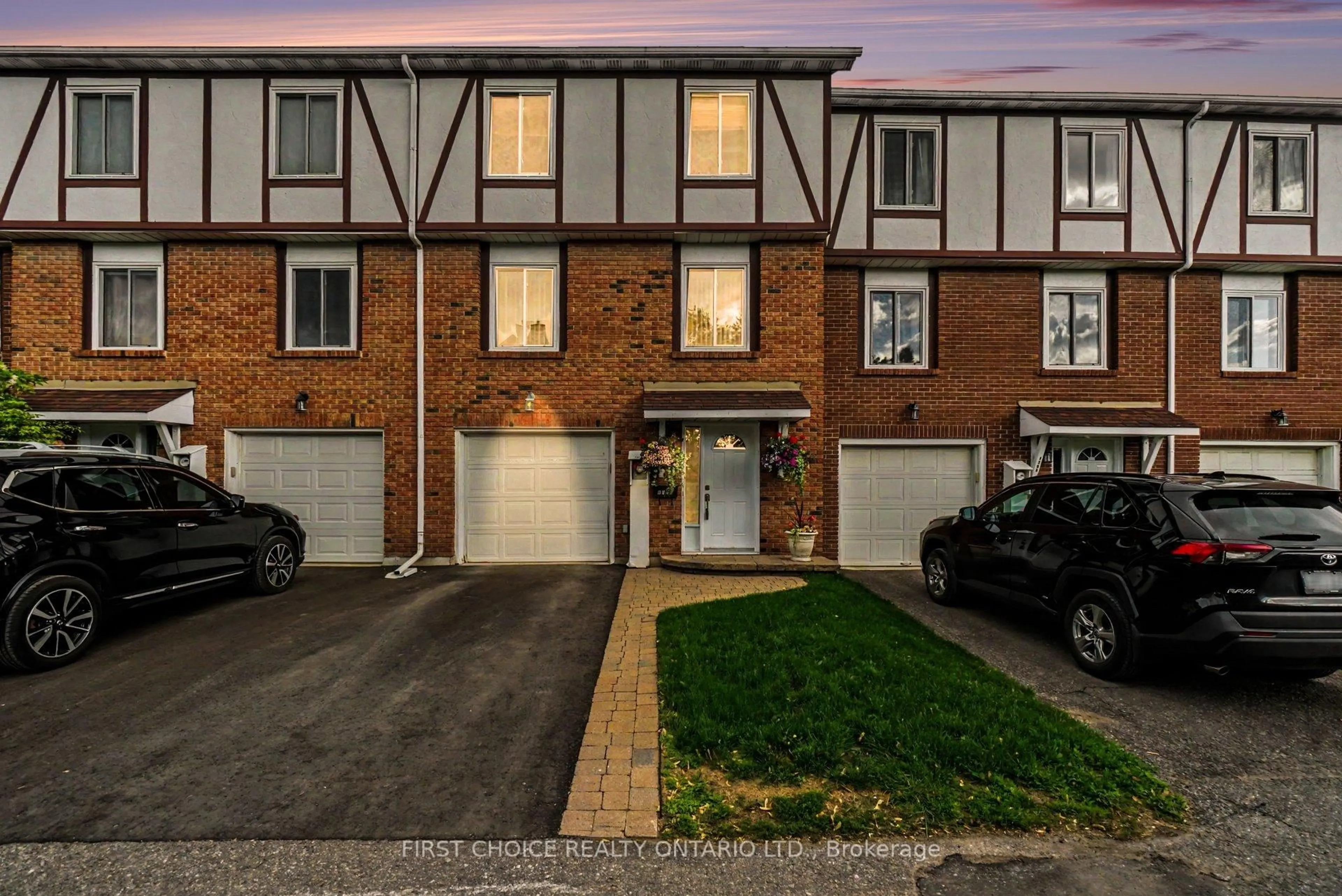 A pic from outside/outdoor area/front of a property/back of a property/a pic from drone, street for 1793 Axminster Crt #34, Ottawa Ontario K1C 1Z5