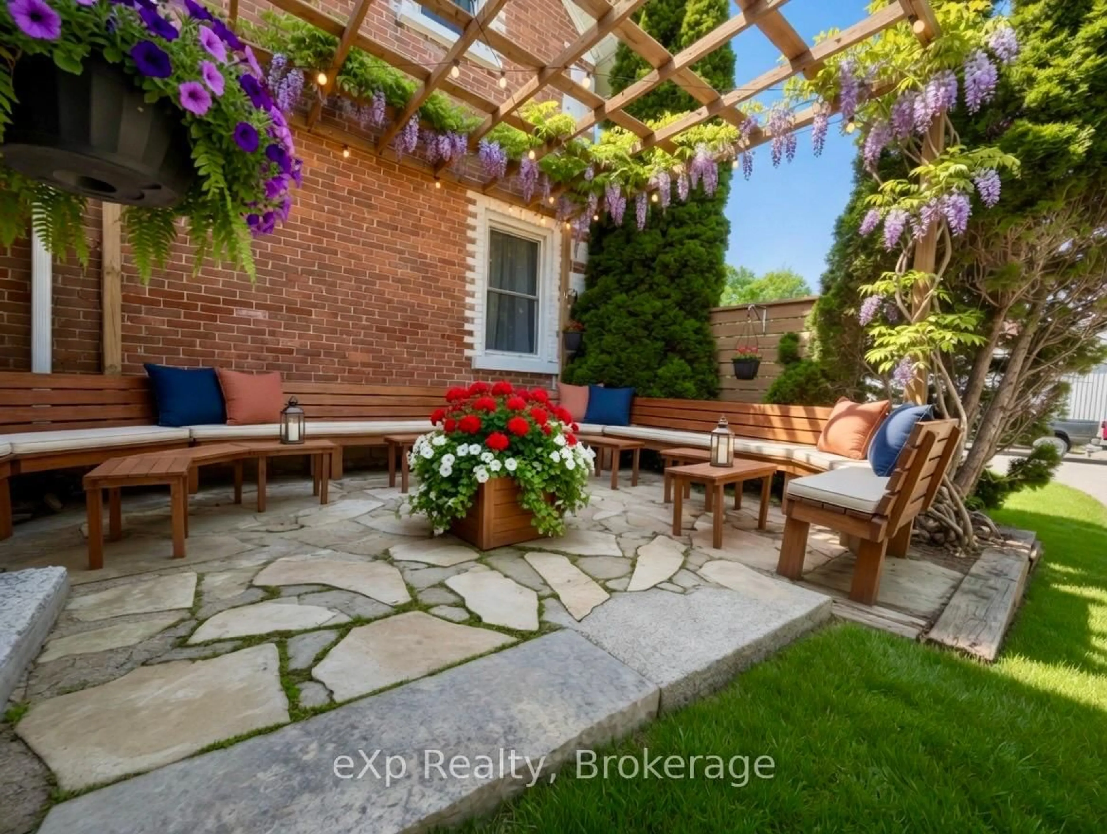 Patio, street for 257 Queen St, Arran-Elderslie Ontario N0G 2N0