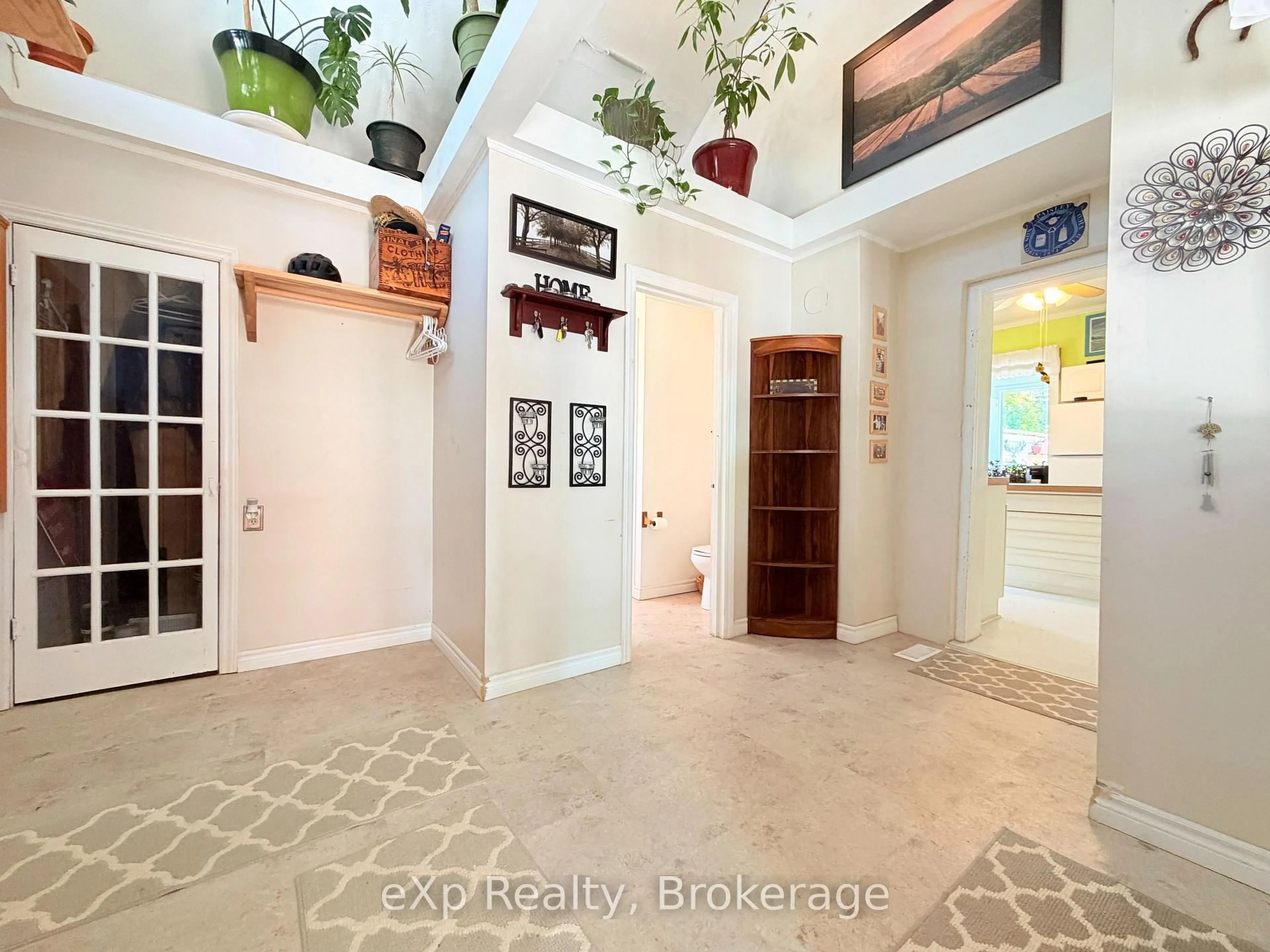 Indoor entryway for 257 Queen St, Arran-Elderslie Ontario N0G 2N0