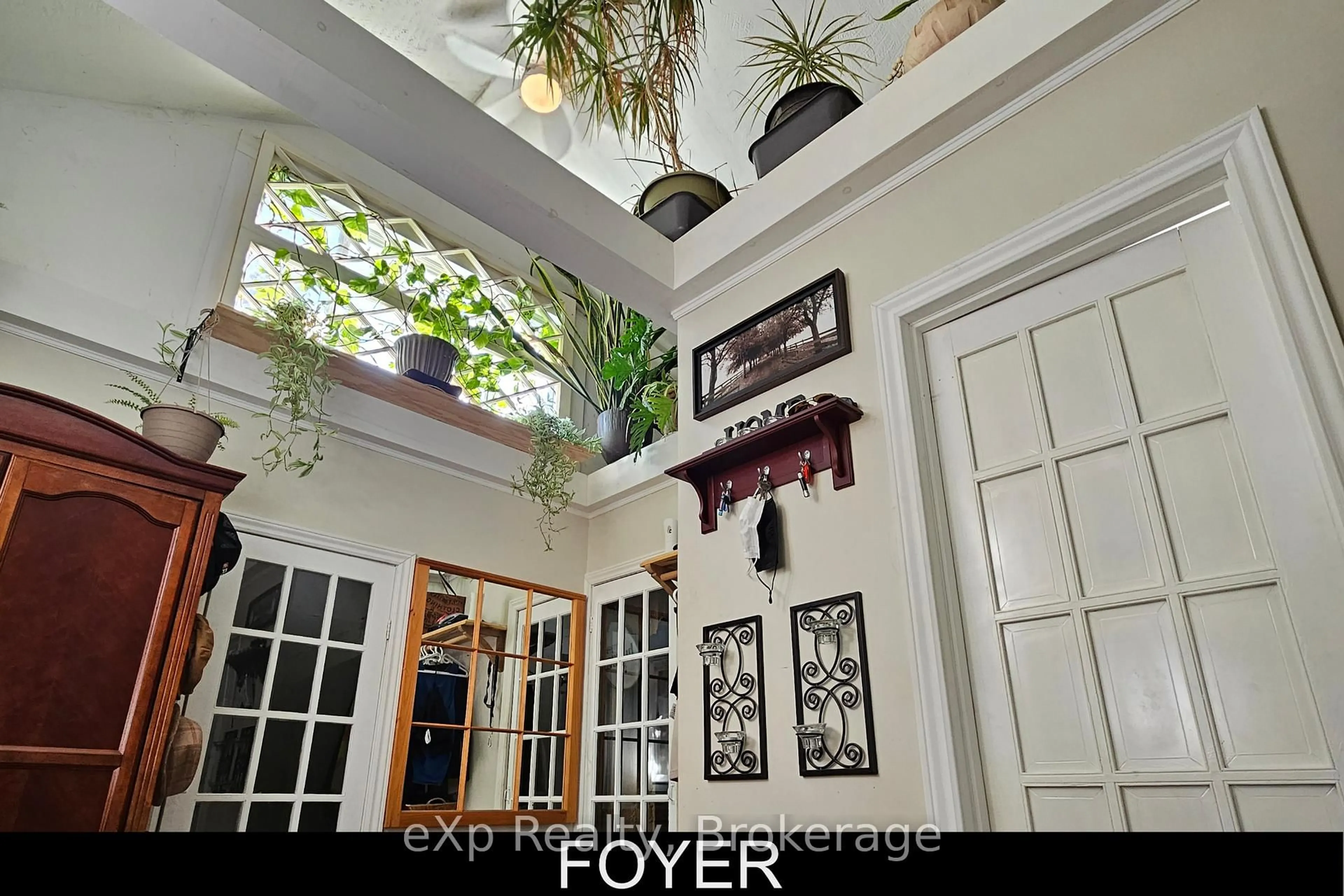Indoor foyer for 257 Queen St, Arran-Elderslie Ontario N0G 2N0