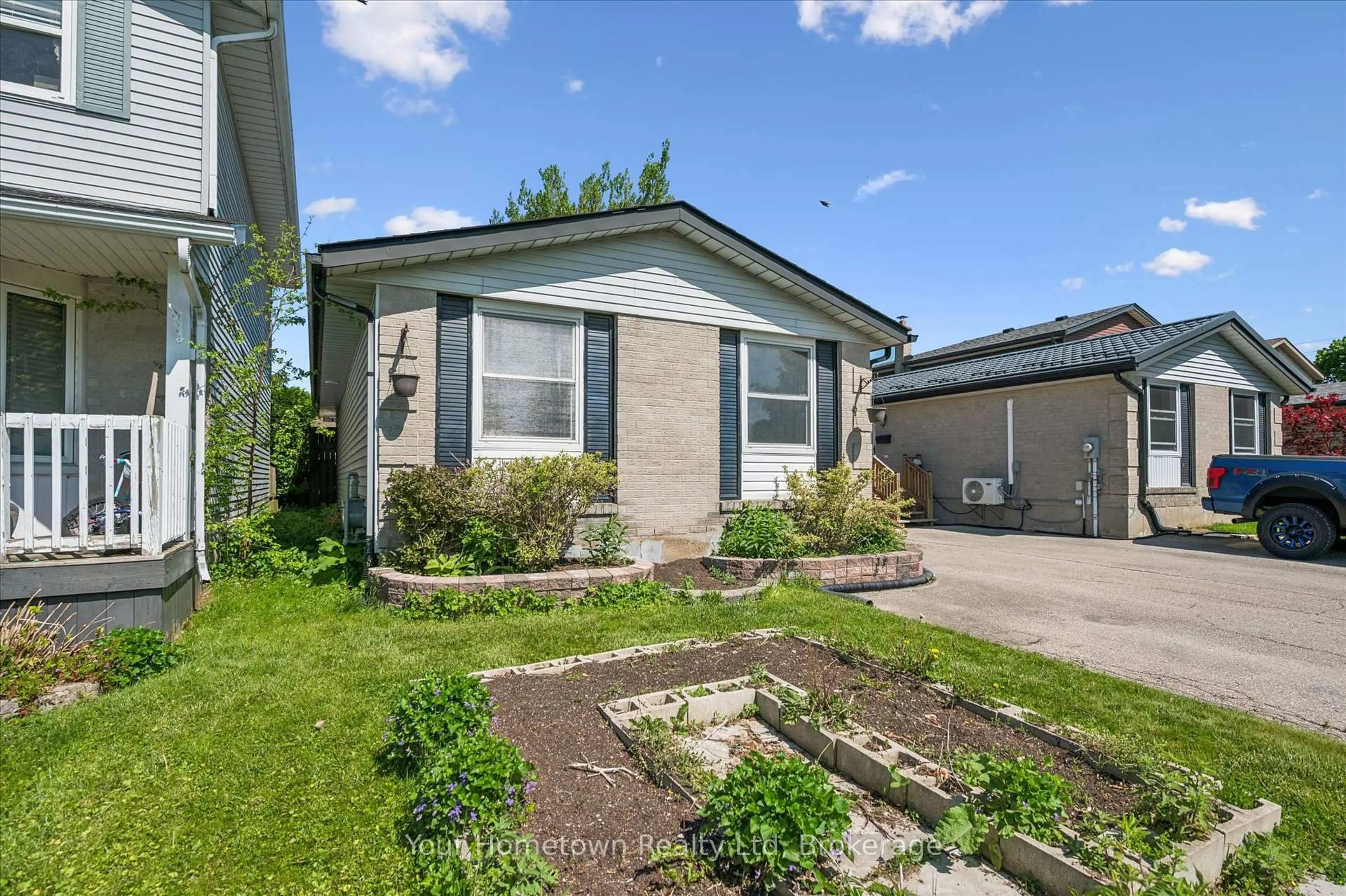 Unknown for 369 Strathallan St, Centre Wellington Ontario N1M 3K8