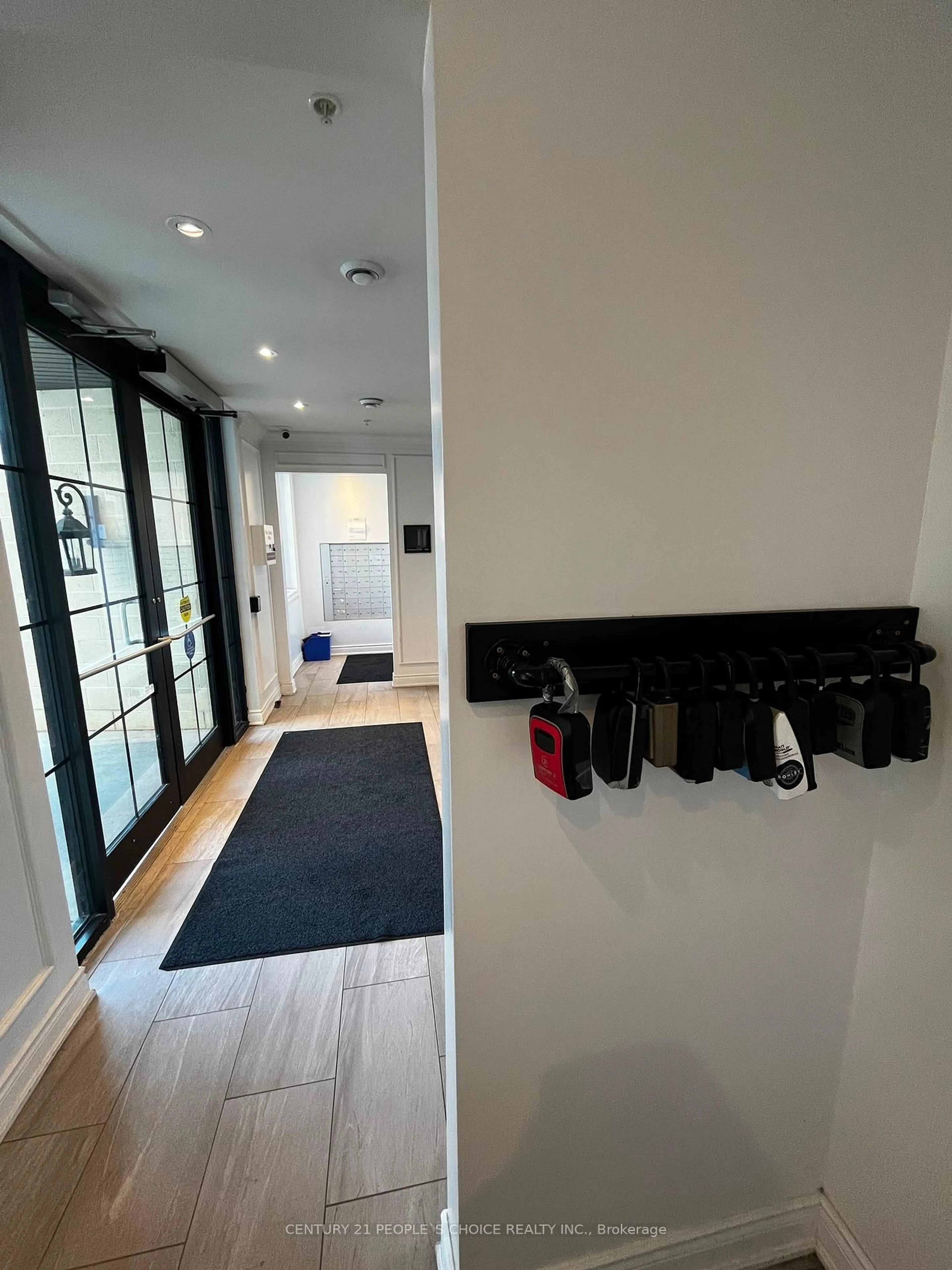Indoor entryway for 1077 Gordon St #119, Guelph Ontario N1G 0E3