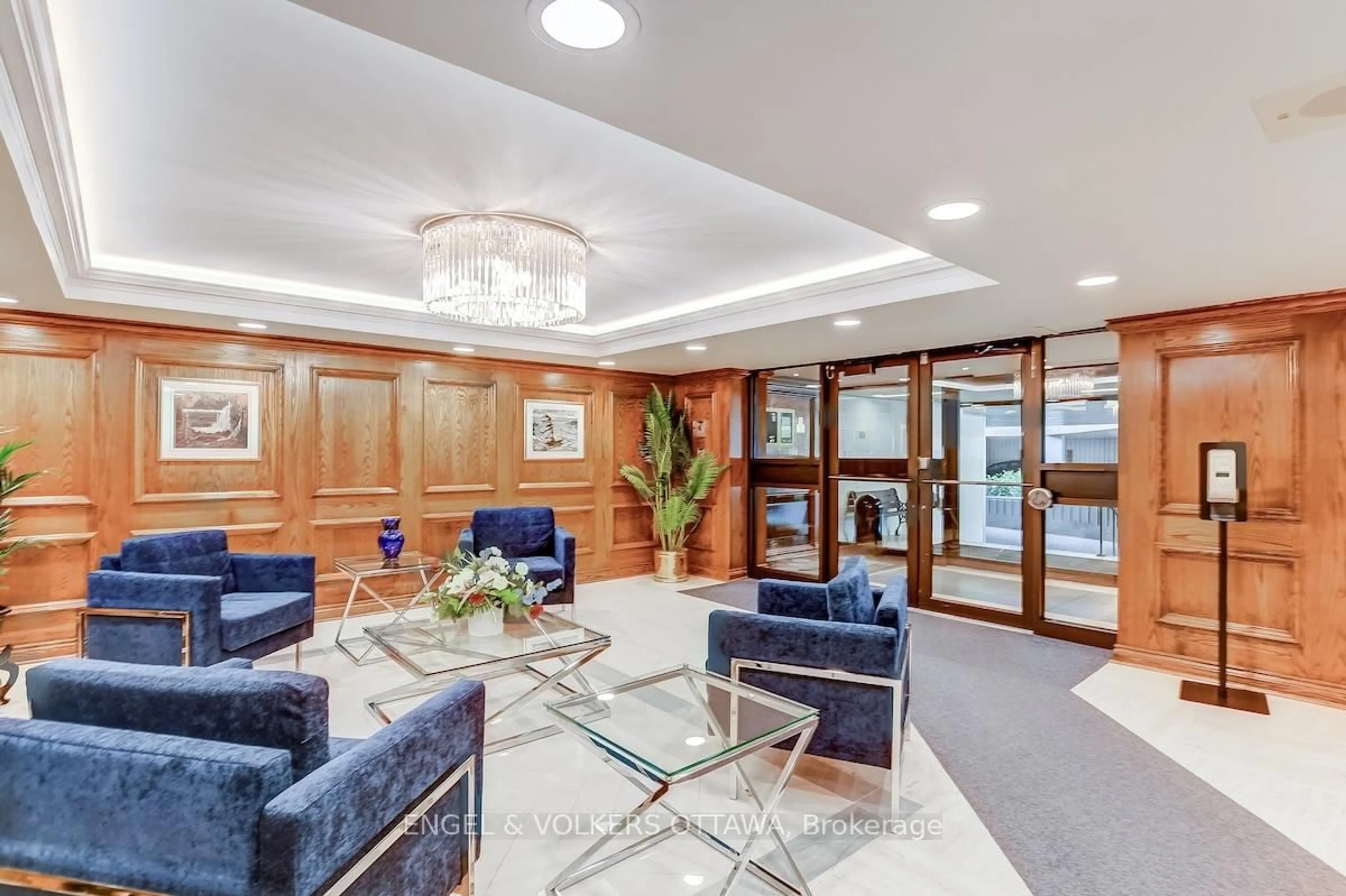Lobby for 500 Laurier Ave #2504, Ottawa Ontario K1R 5E1