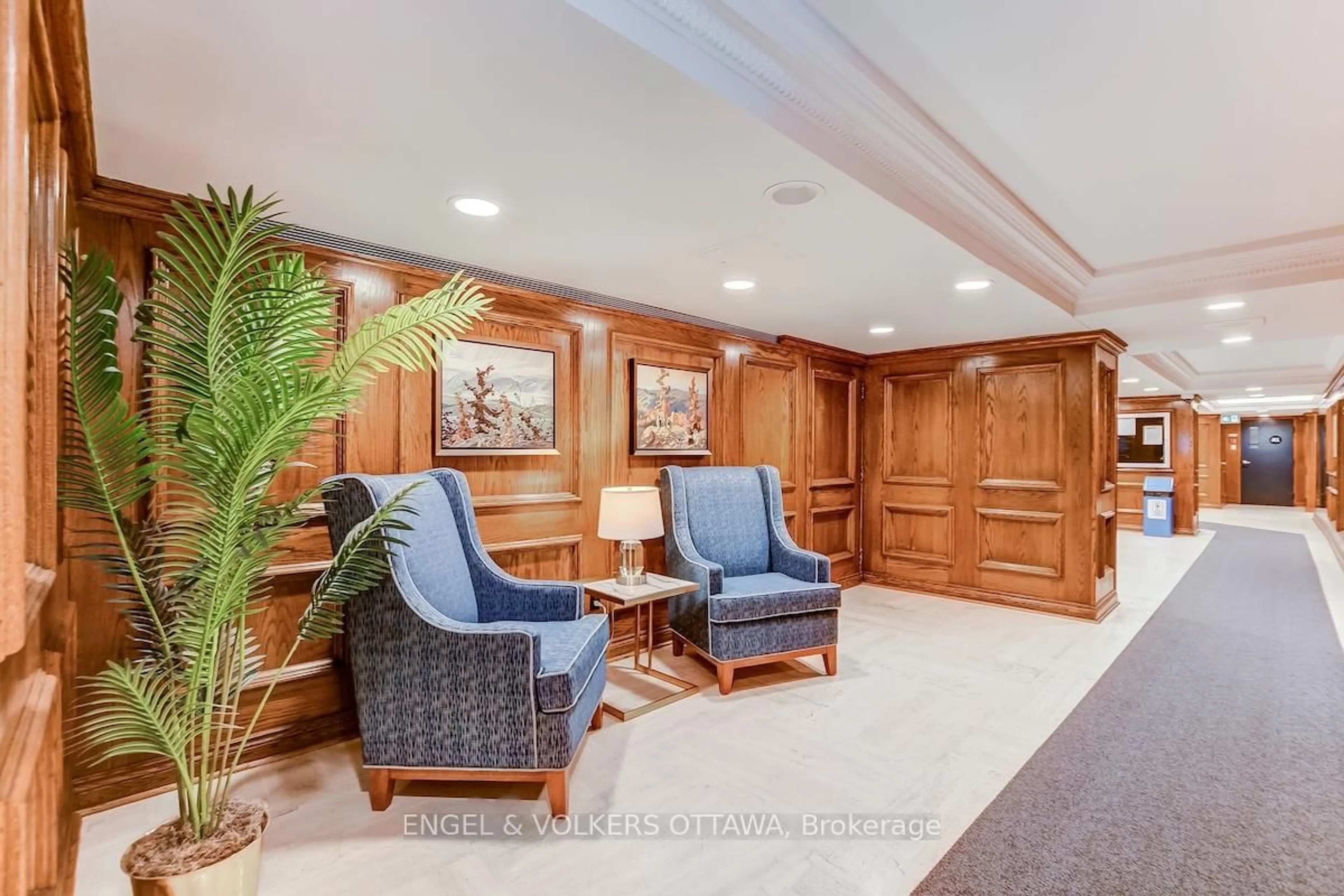 Lobby for 500 Laurier Ave #2504, Ottawa Ontario K1R 5E1