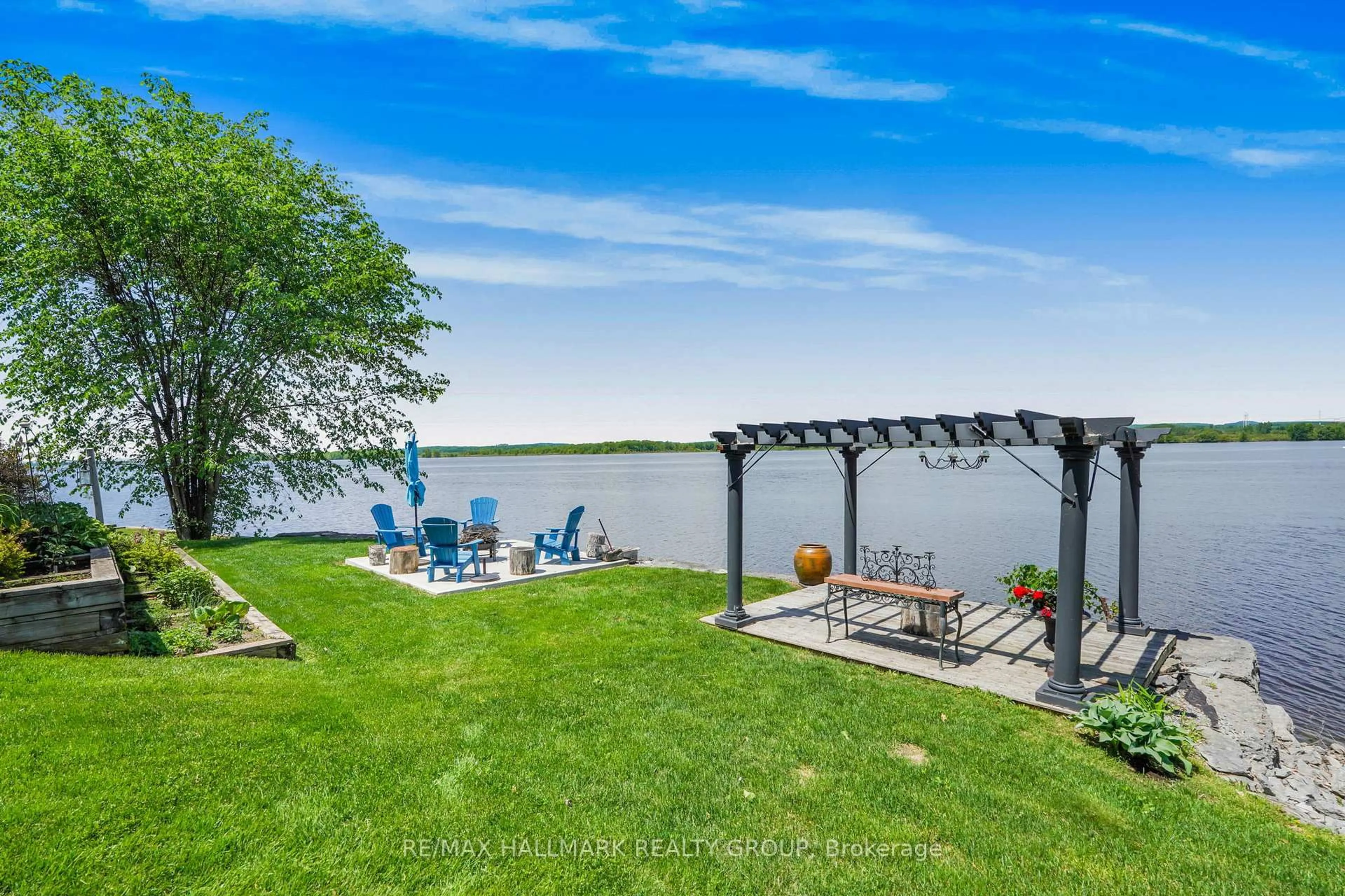 Patio, water/lake/river/ocean view for 478 WILSON Rd #14, Clarence-Rockland Ontario K4K 1K7