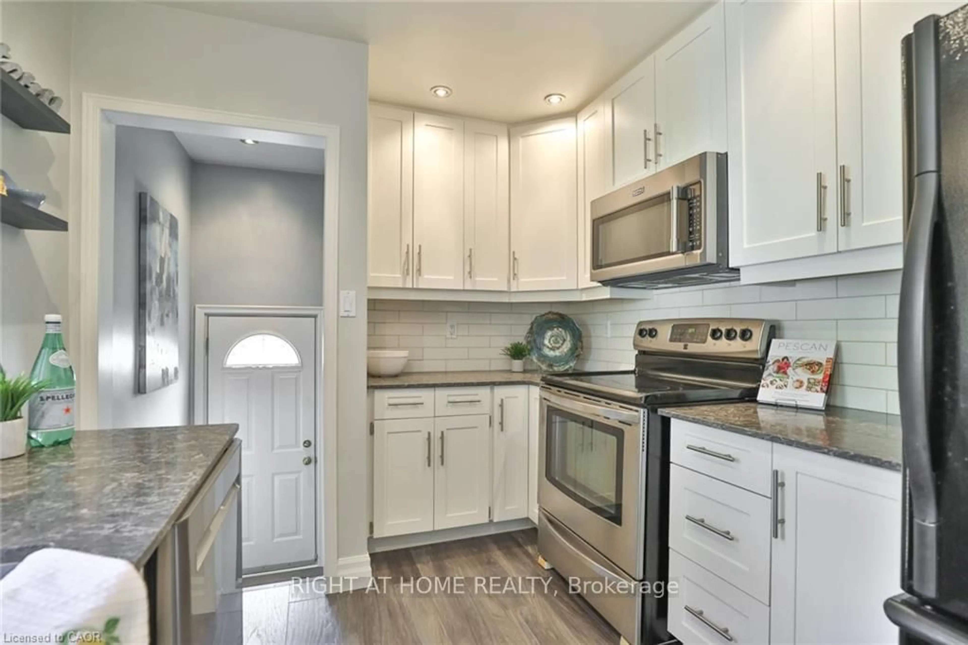 Unknown for 226 Bel Air Ave, Hamilton Ontario L8E 5K2
