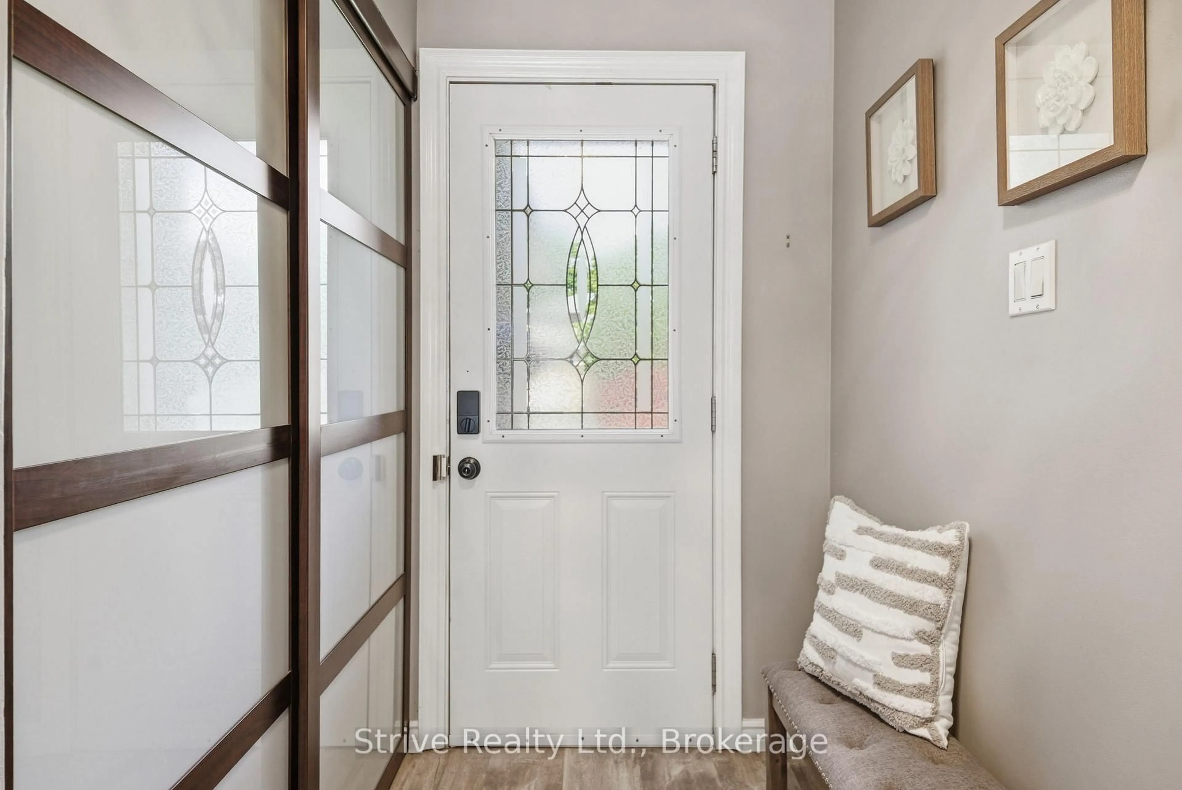 Indoor entryway for 73 Ballantine St, Cobourg Ontario K9A 5H2