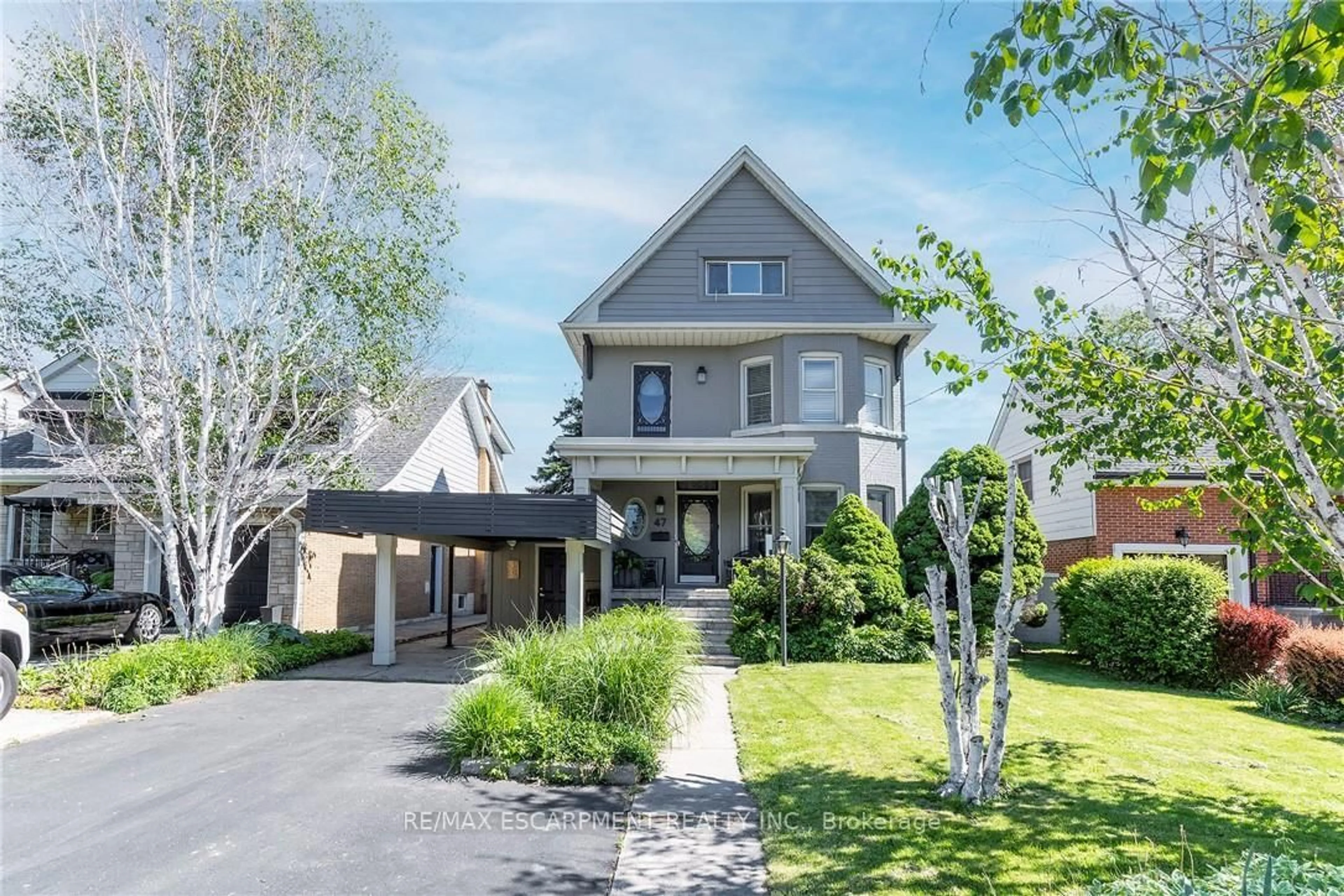 Home with brick exterior material, street for 47 Mountain Park Ave, Hamilton Ontario L9A 1A1