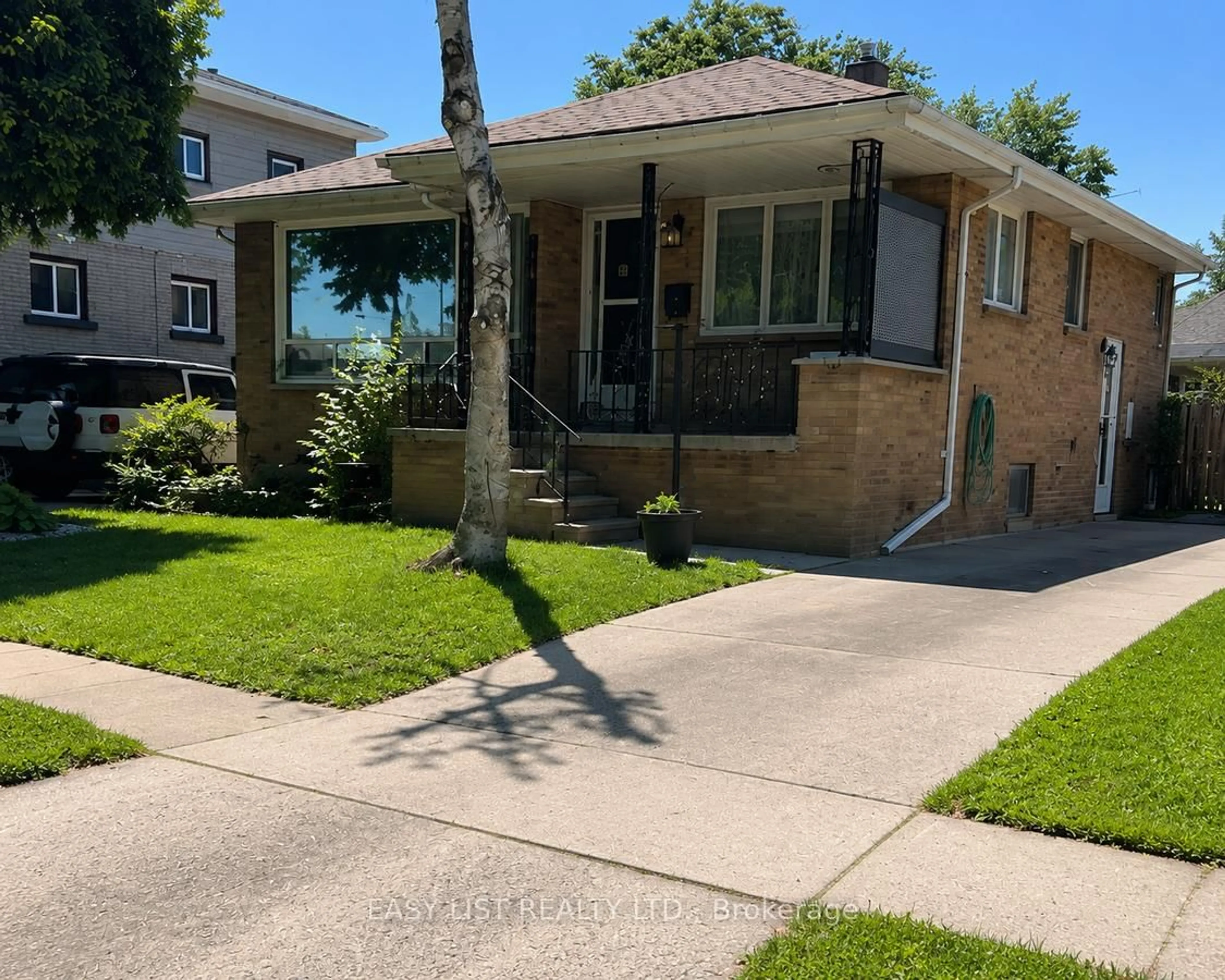 Unknown for 2371 Alexis Rd, Windsor Ontario N8W 3Z2