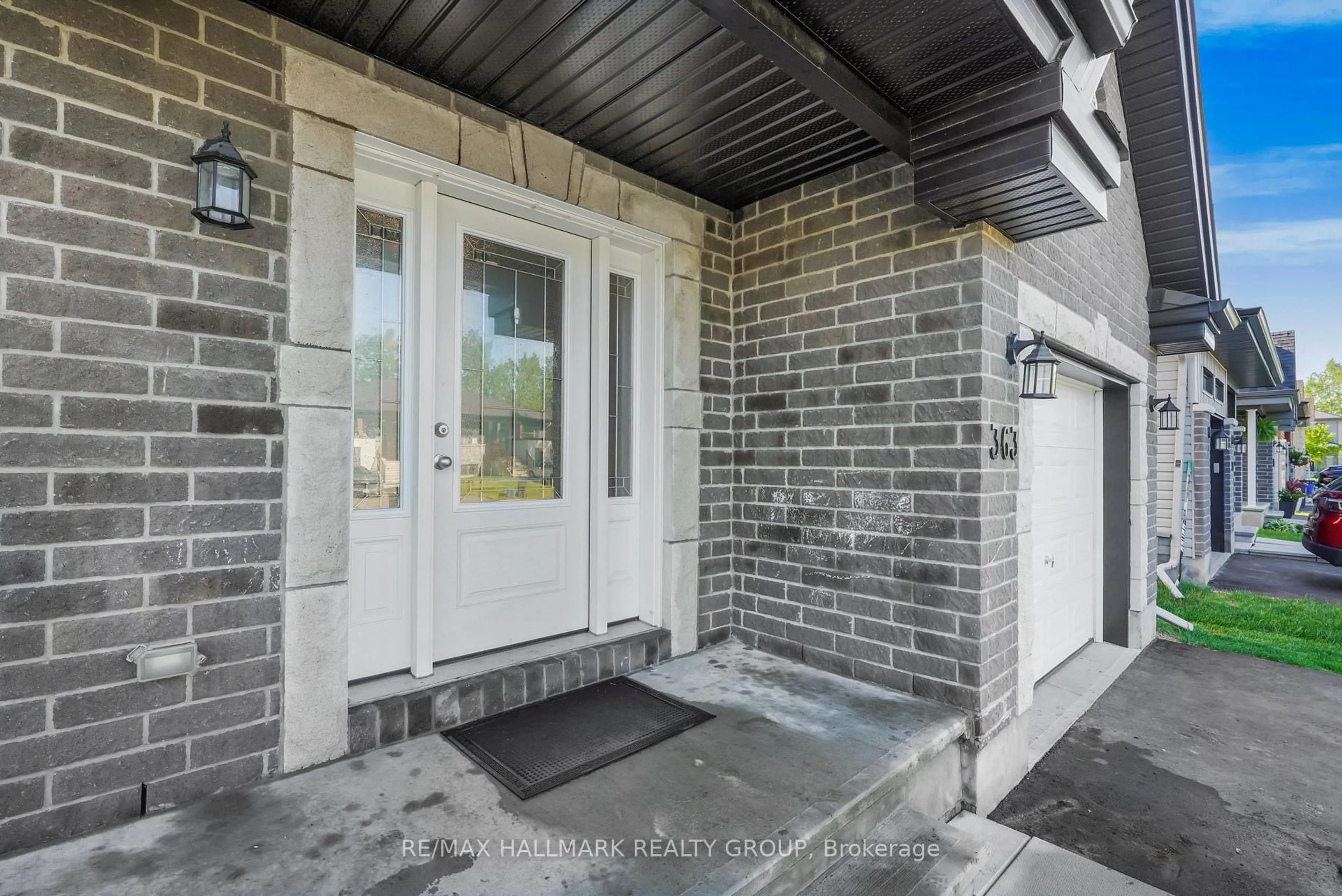 Indoor entryway for 363 TRILLIUM Circ, Alfred and Plantagenet Ontario K0A 3K0