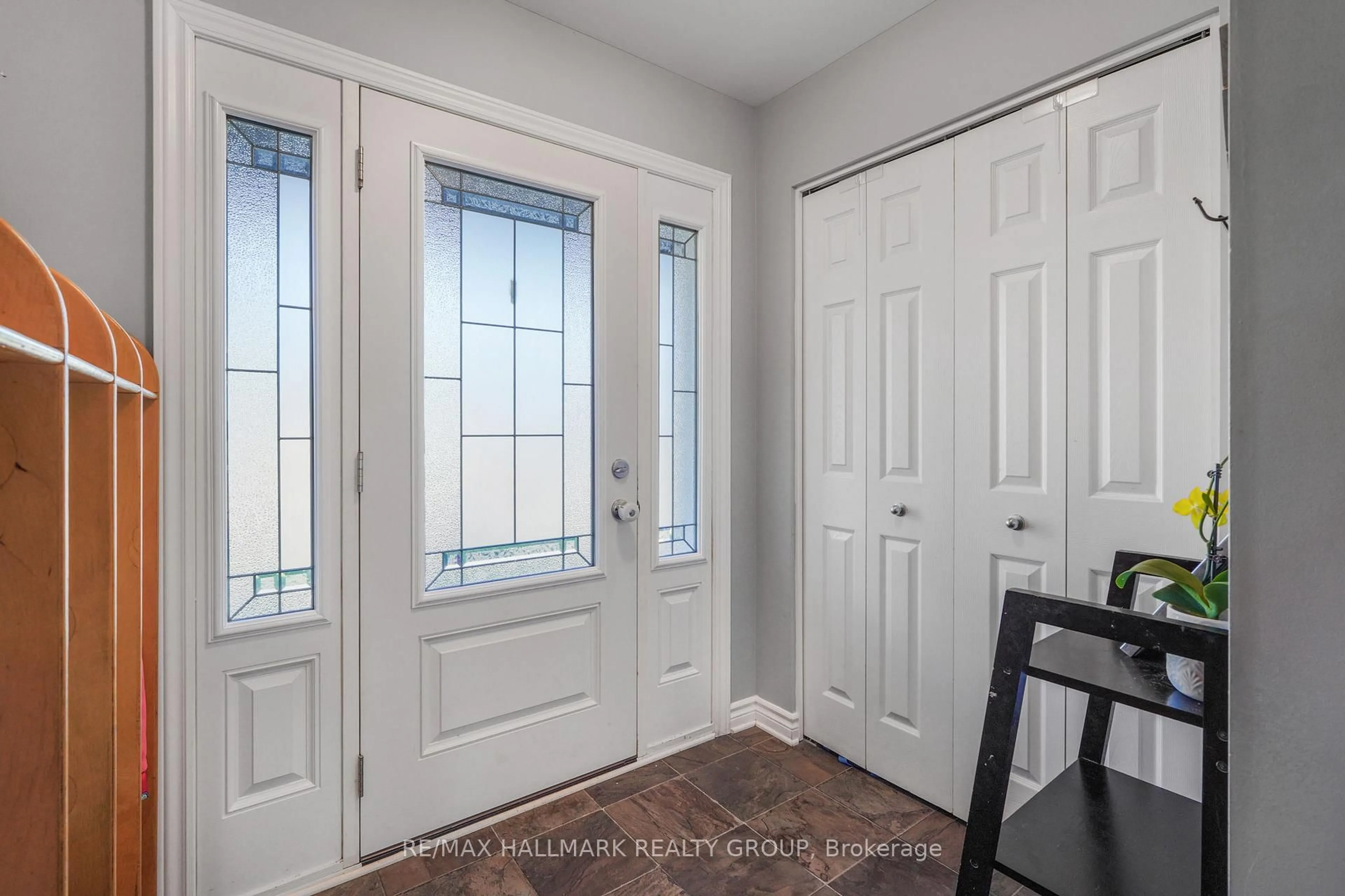 Indoor entryway for 363 TRILLIUM Circ, Alfred and Plantagenet Ontario K0A 3K0