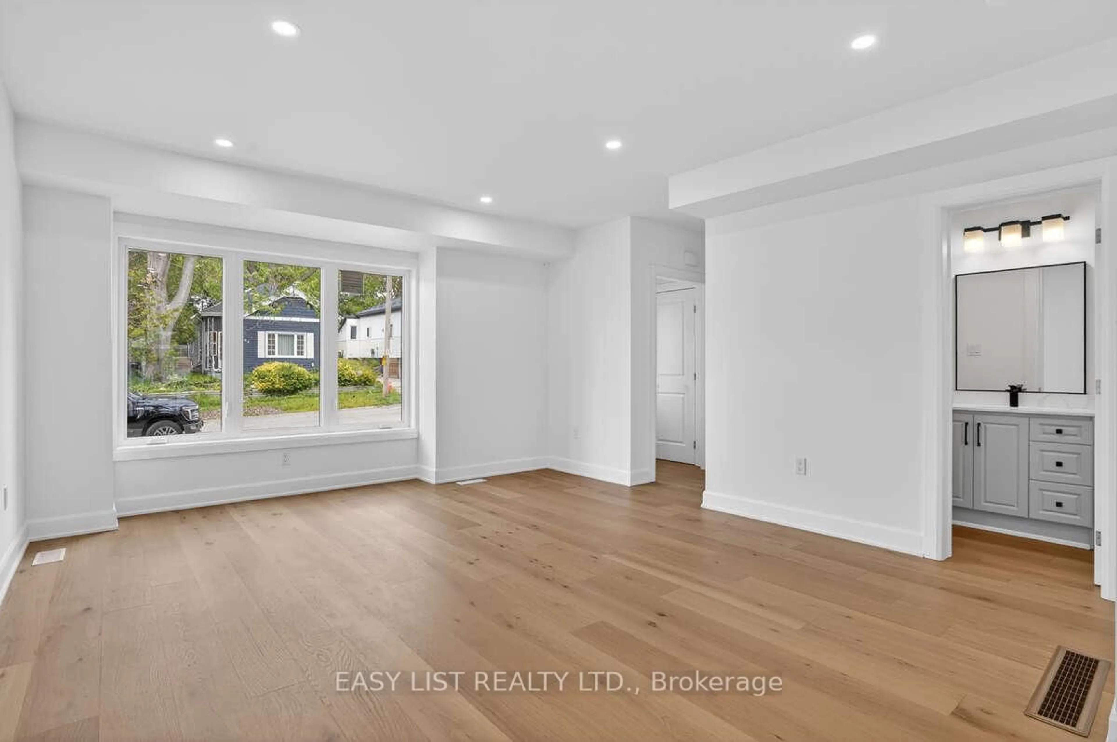 A pic of a room for 665 Piccadilly St, London East Ontario N5Y 3H3