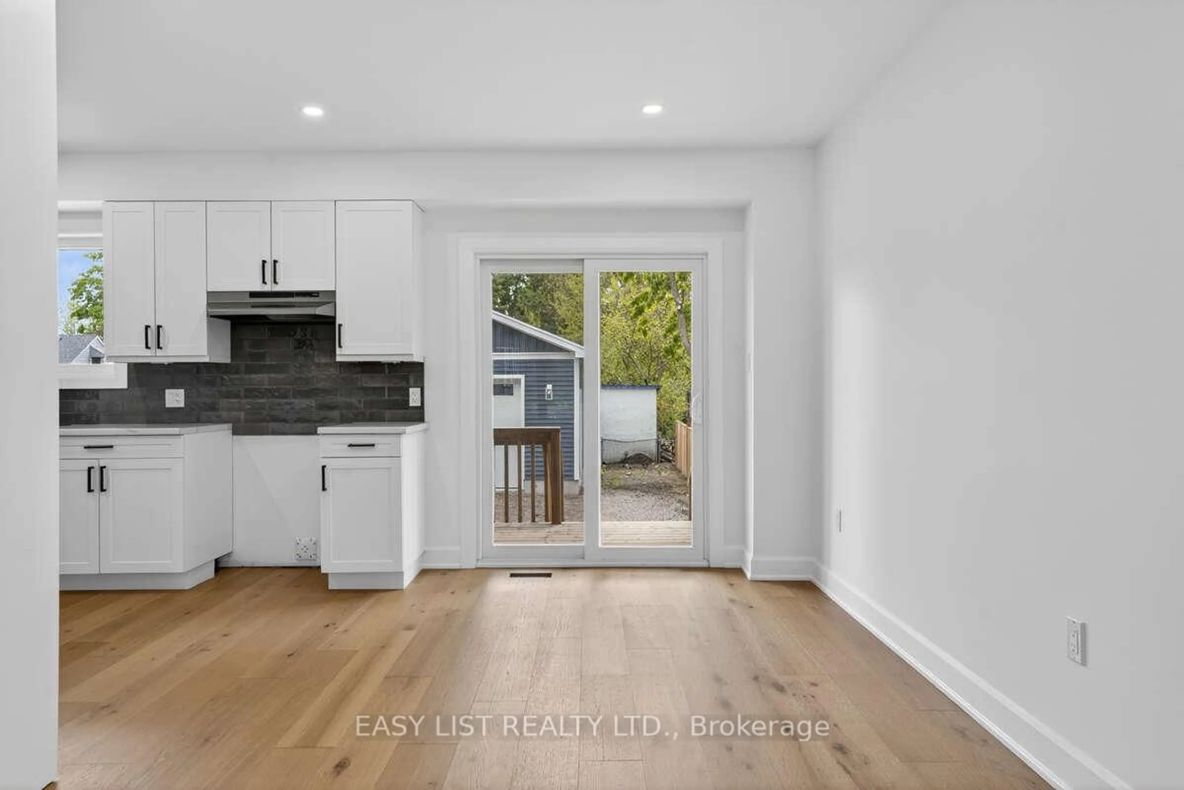 Open concept kitchen, unknown for 665 Piccadilly St, London East Ontario N5Y 3H3