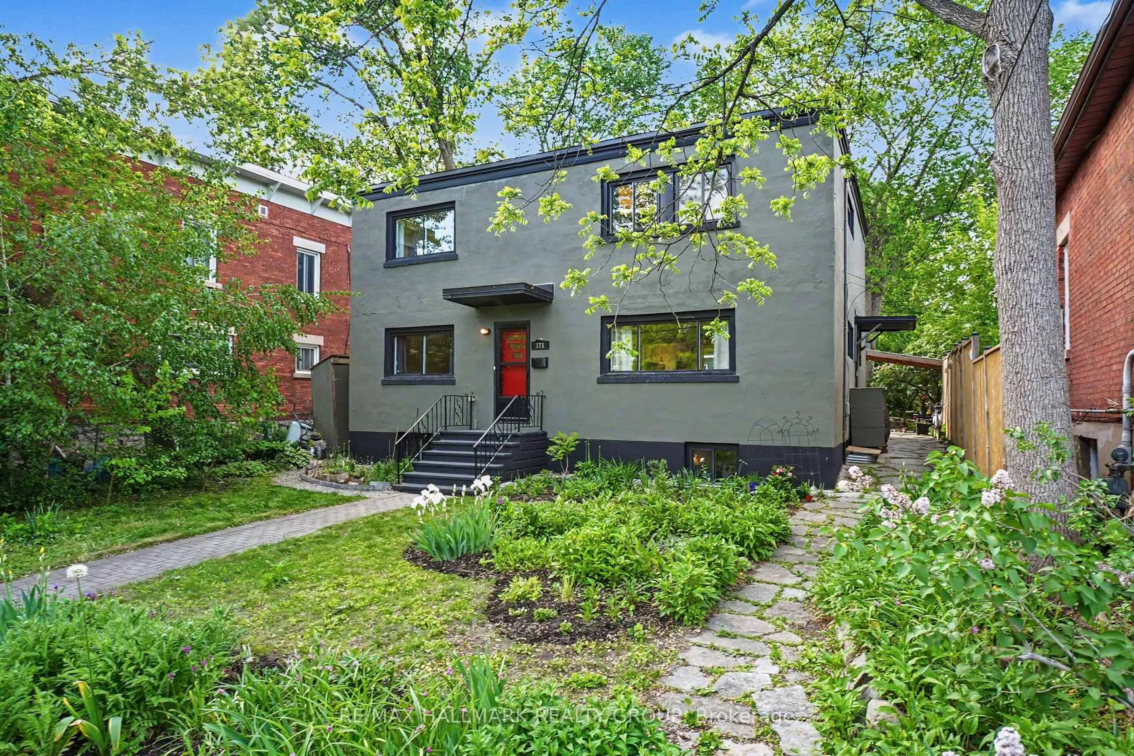 Home with brick exterior material, street for 371 Sunnyside Ave, Ottawa Ontario K1S 0S2