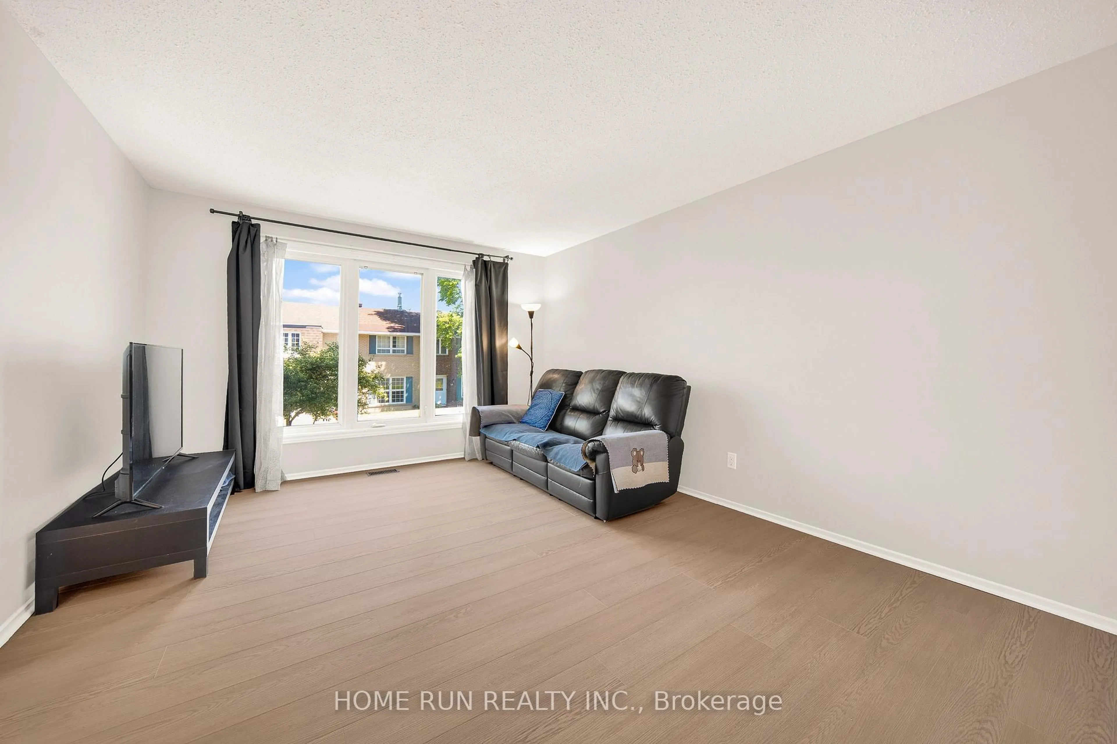 Living room with furniture, unknown for 2111 Montreal Rd #4, Ottawa Ontario K1J 8M8