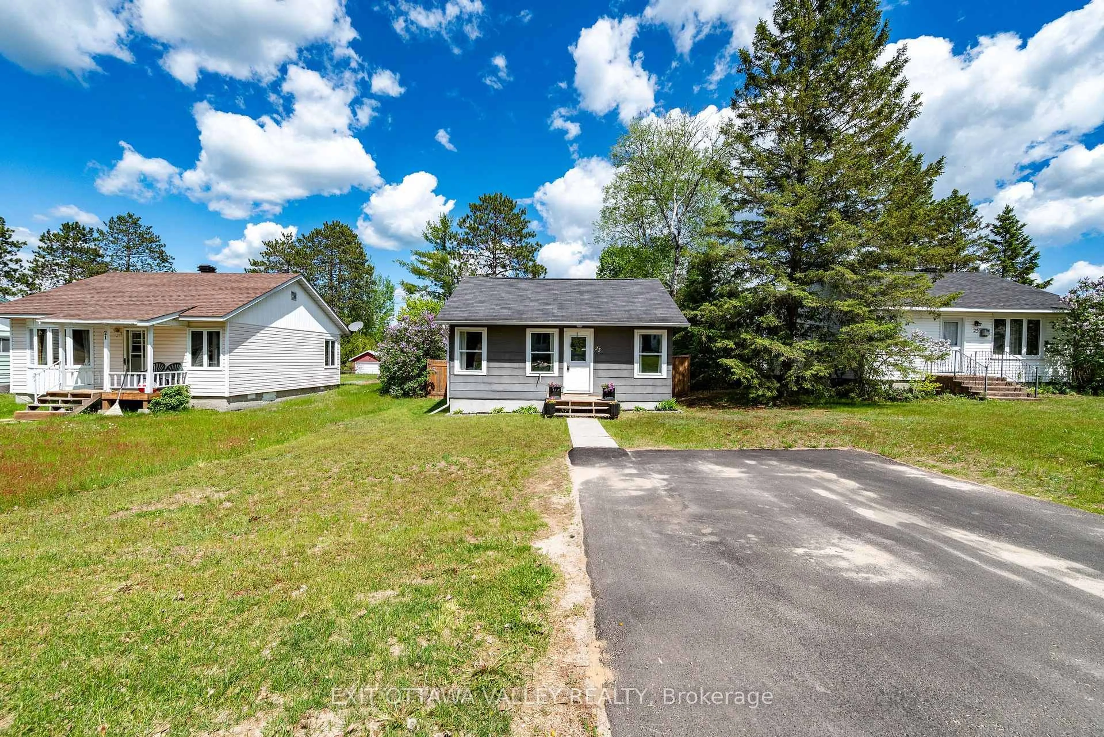 A pic from outside/outdoor area/front of a property/back of a property/a pic from drone, street for 23 Summit St, Deep River Ontario K0J 1P0