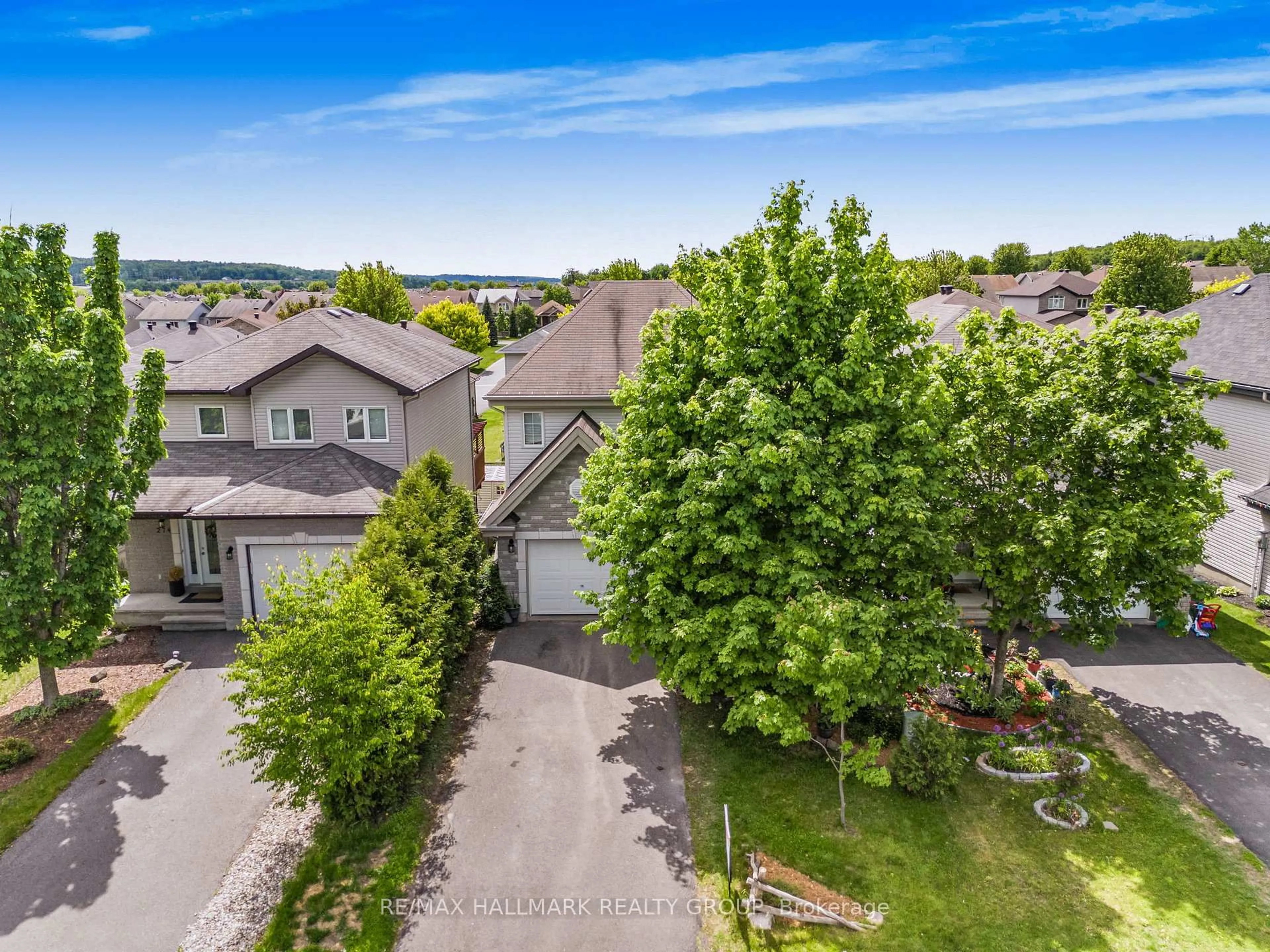 A pic from outside/outdoor area/front of a property/back of a property/a pic from drone, unknown for 278 MICA Cres, Clarence-Rockland Ontario K4K 1J6