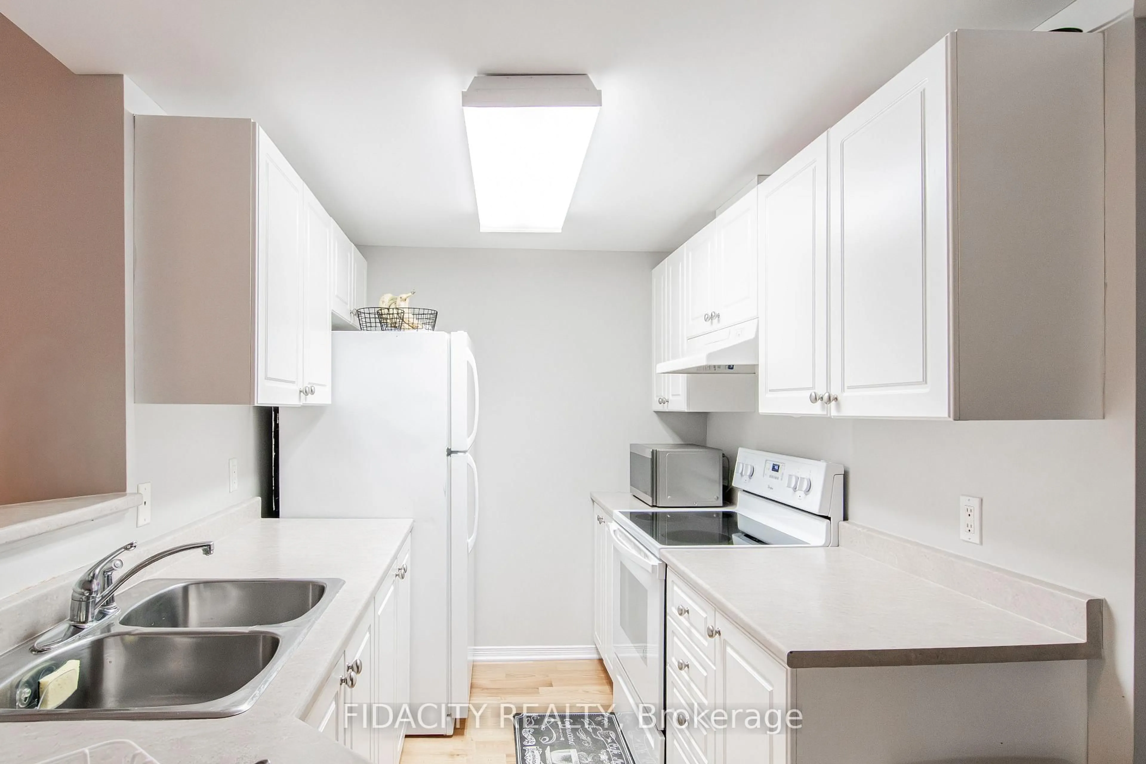 Standard kitchen, unknown for 310 Central Park Dr #2E, Ottawa Ontario K2C 4G4