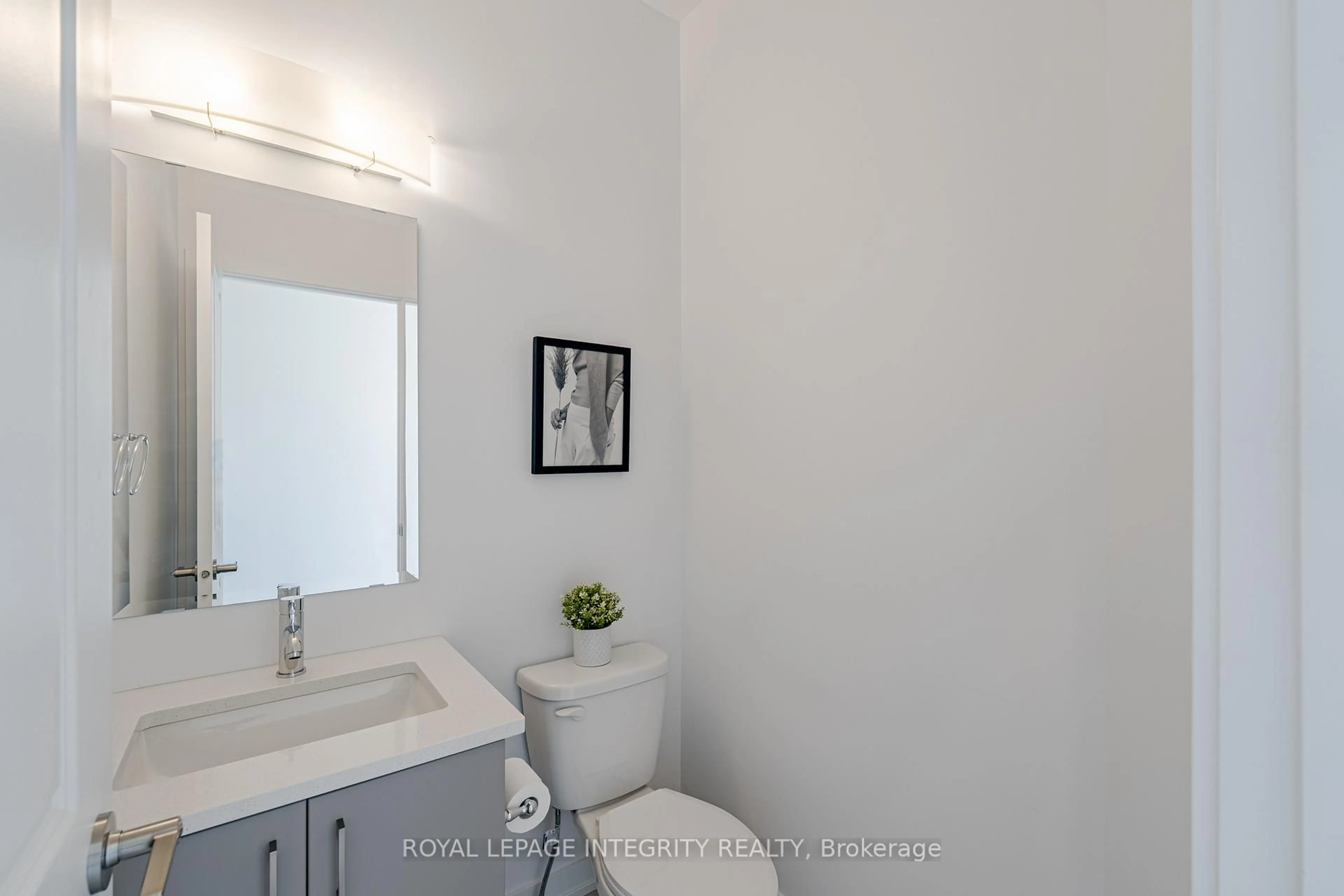 Standard bathroom, unknown for 53 MAIZE St, Ottawa Ontario K2S 2T2