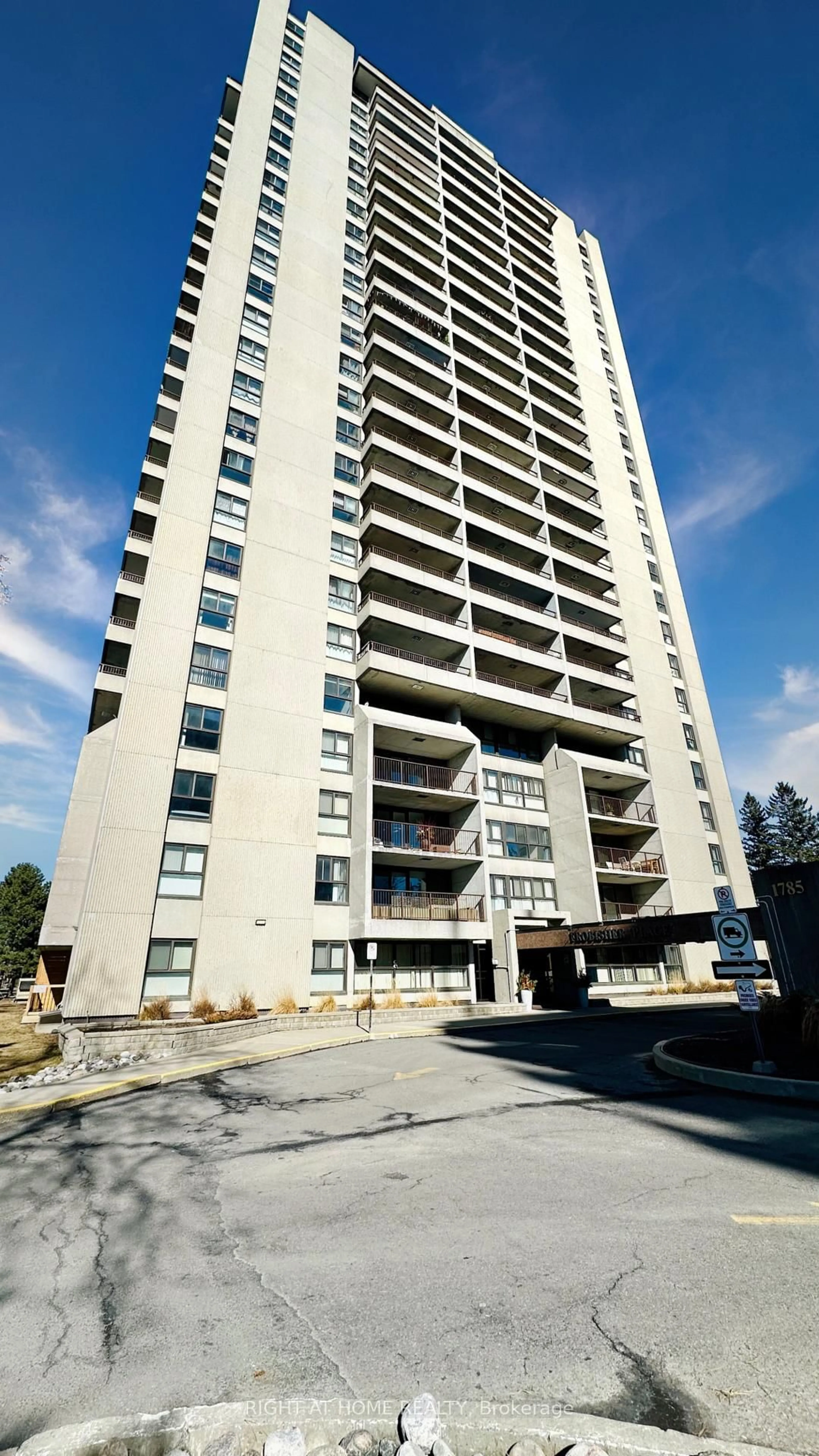 Unknown for 1785 Frobisher Lane #2001, Ottawa Ontario K1G 3T7