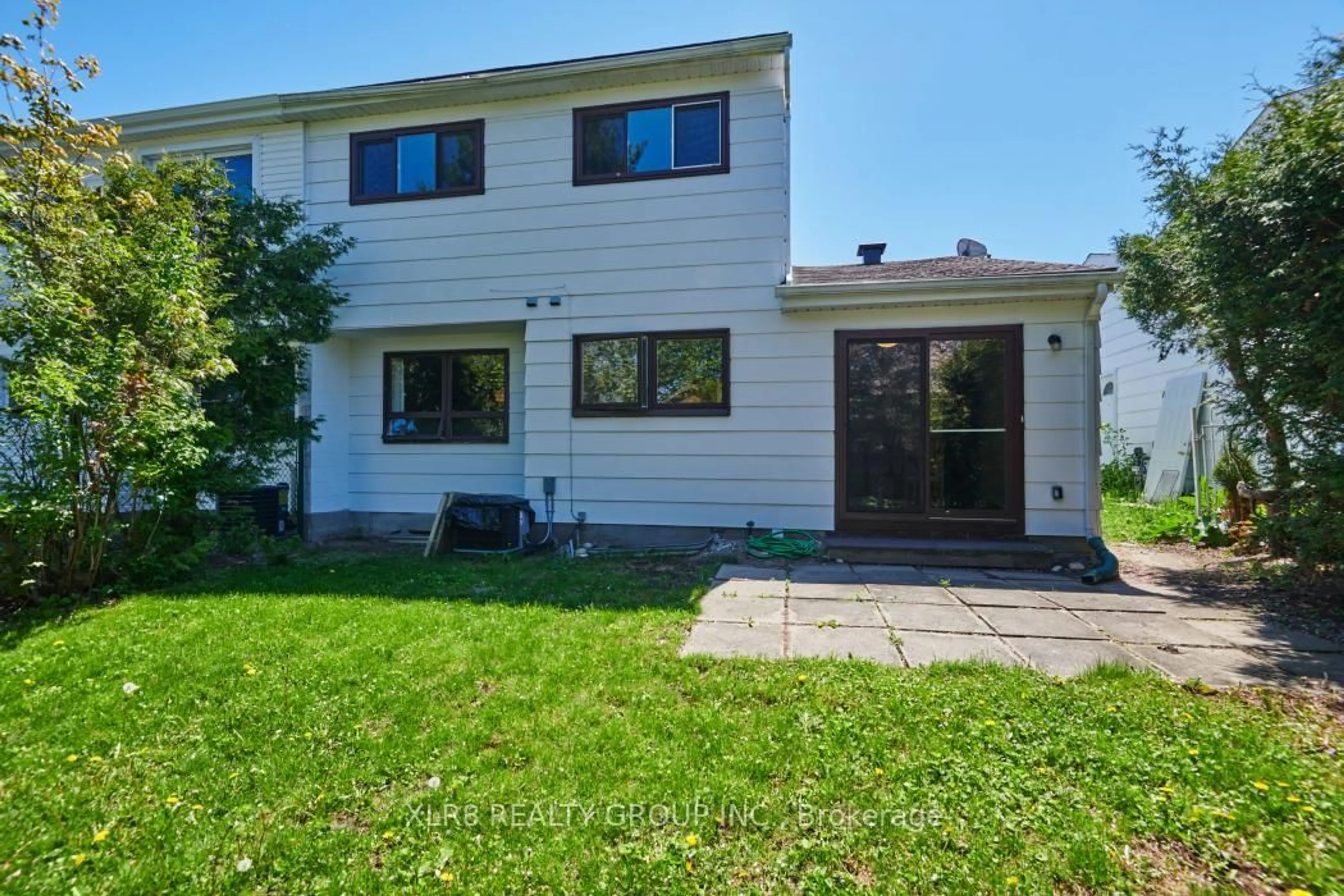 Home with vinyl exterior material, street for 3445 Southgate Rd, Ottawa Ontario K1V 7Y5