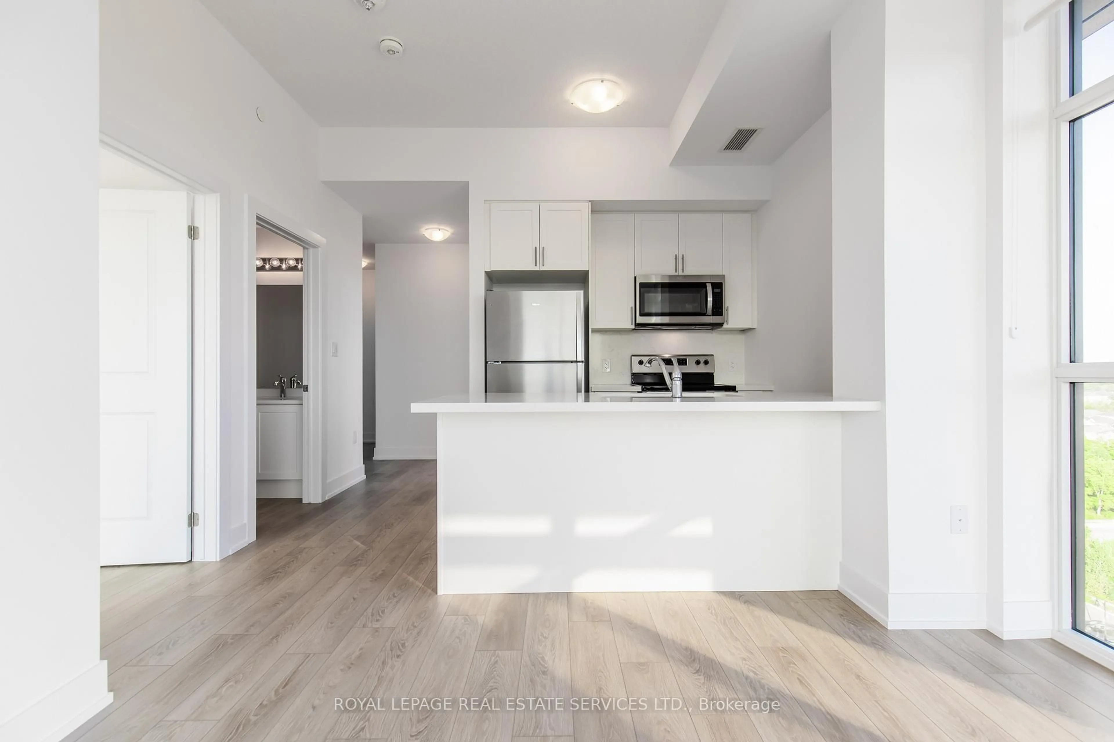 Open concept kitchen, unknown for 470 Dundas St #1211, Hamilton Ontario L8B 2A6