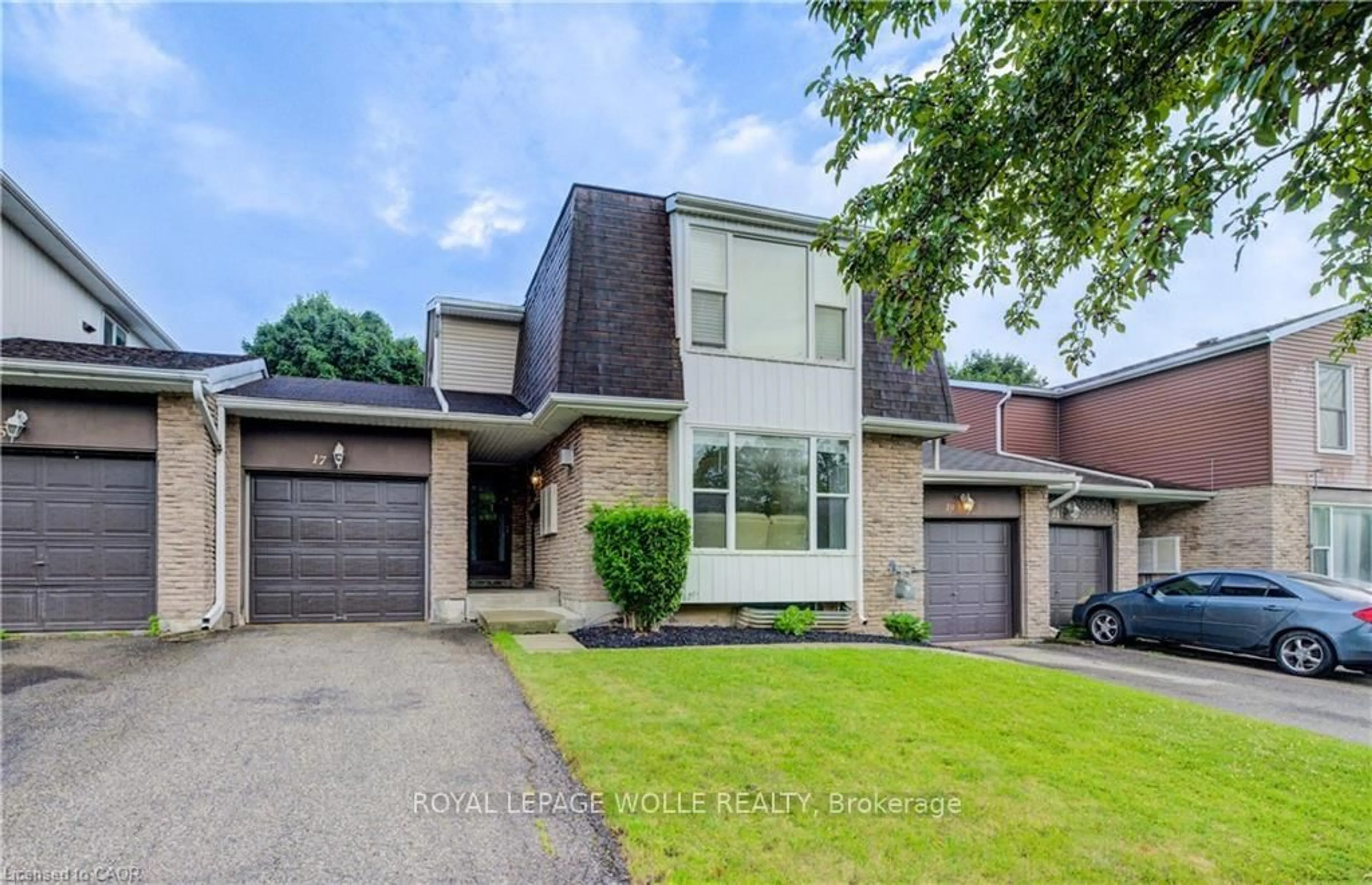 Home with brick exterior material, street for 19 Hillbrook Cres, Kitchener Ontario N2N 1J4