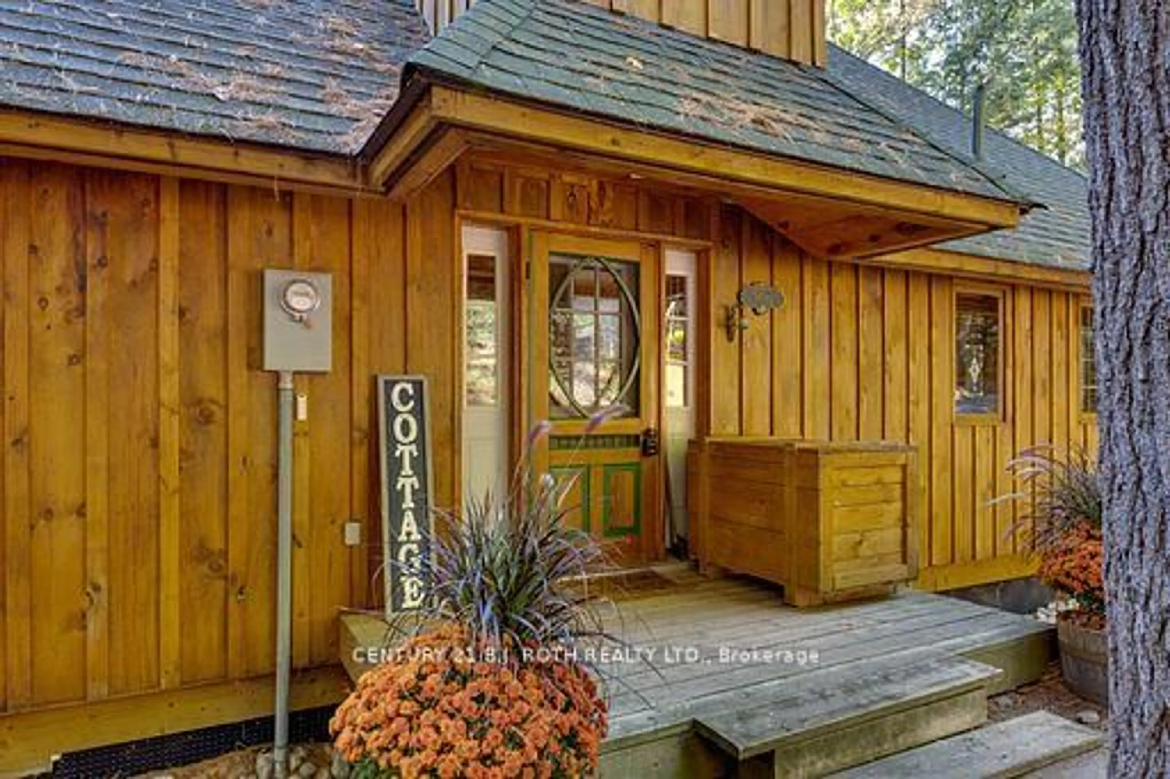 Indoor entryway for 1213 Camp Jackson Rd #22, Muskoka Lakes Ontario P0C 1A0