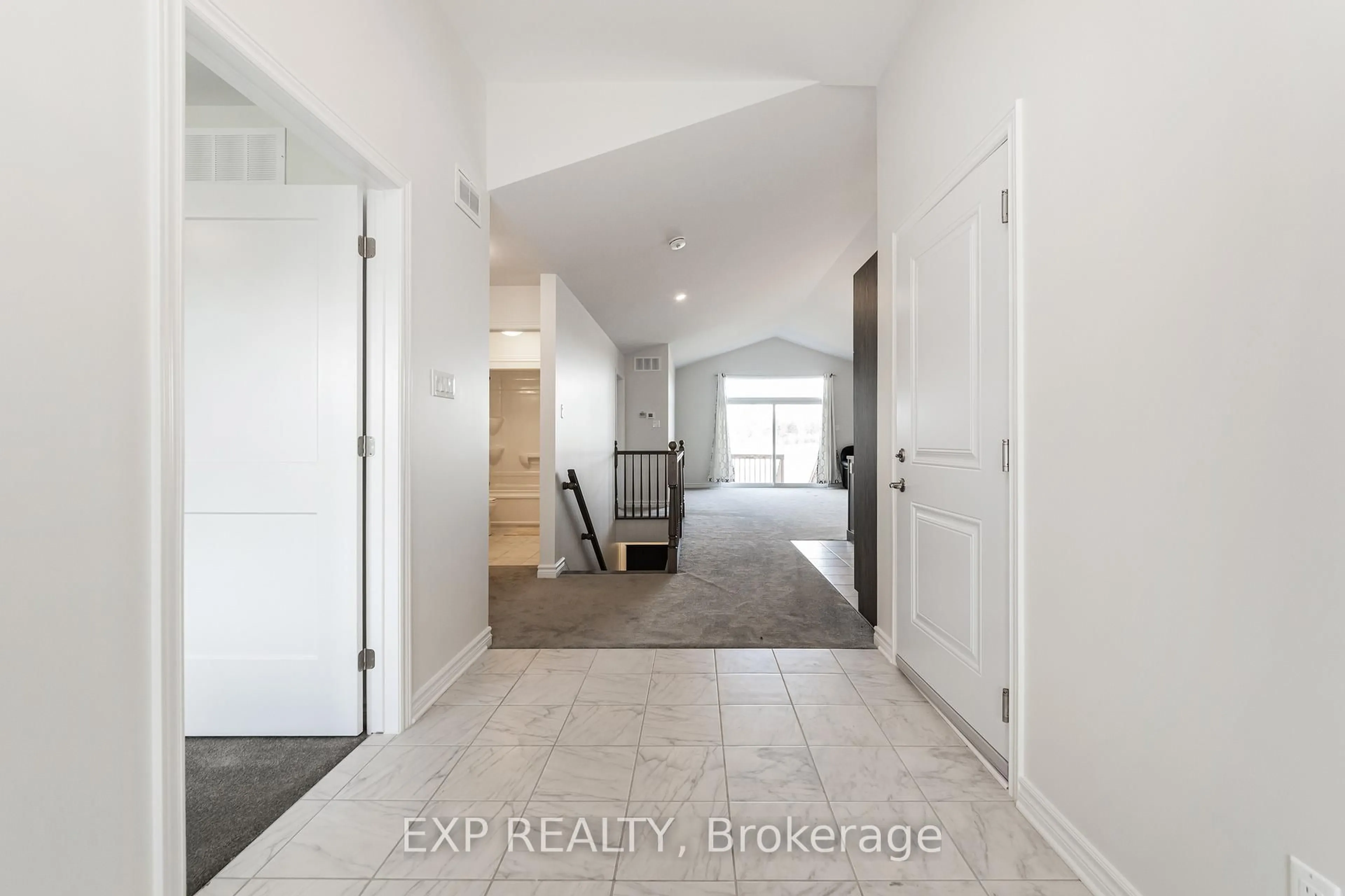 Indoor entryway for 38 Yade Rd, Arnprior Ontario K7S 0K1