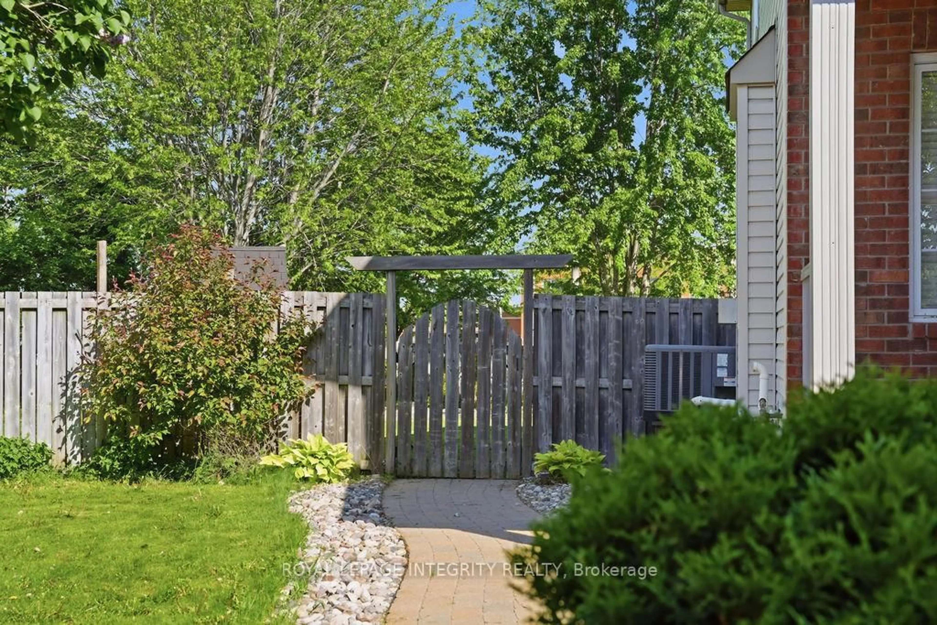 Patio, street for 1067 Rocky Harbour Cres, Ottawa Ontario K1V 1V3