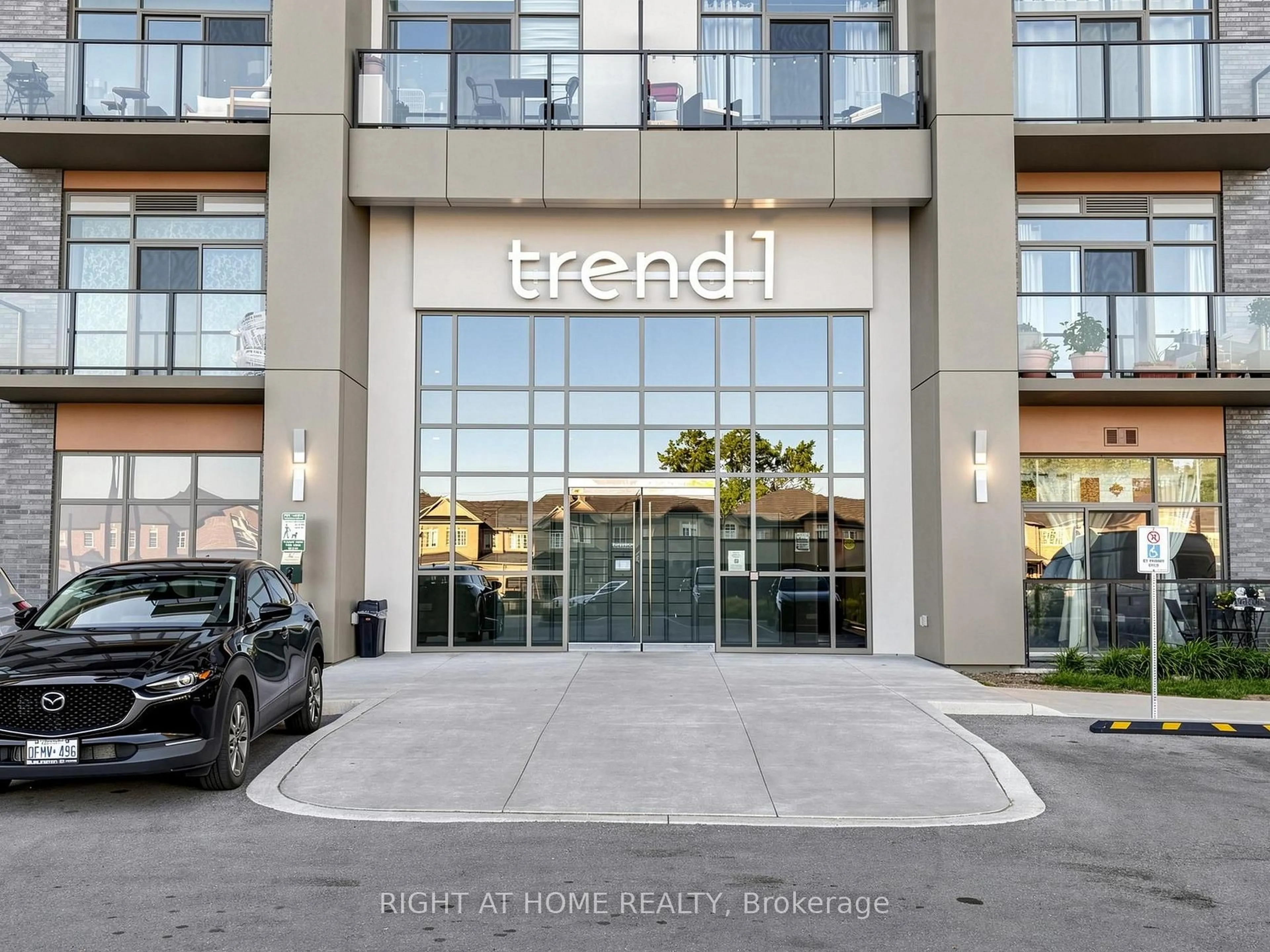Unknown for 450 Dundas St #1013, Hamilton Ontario L8B 1Z2