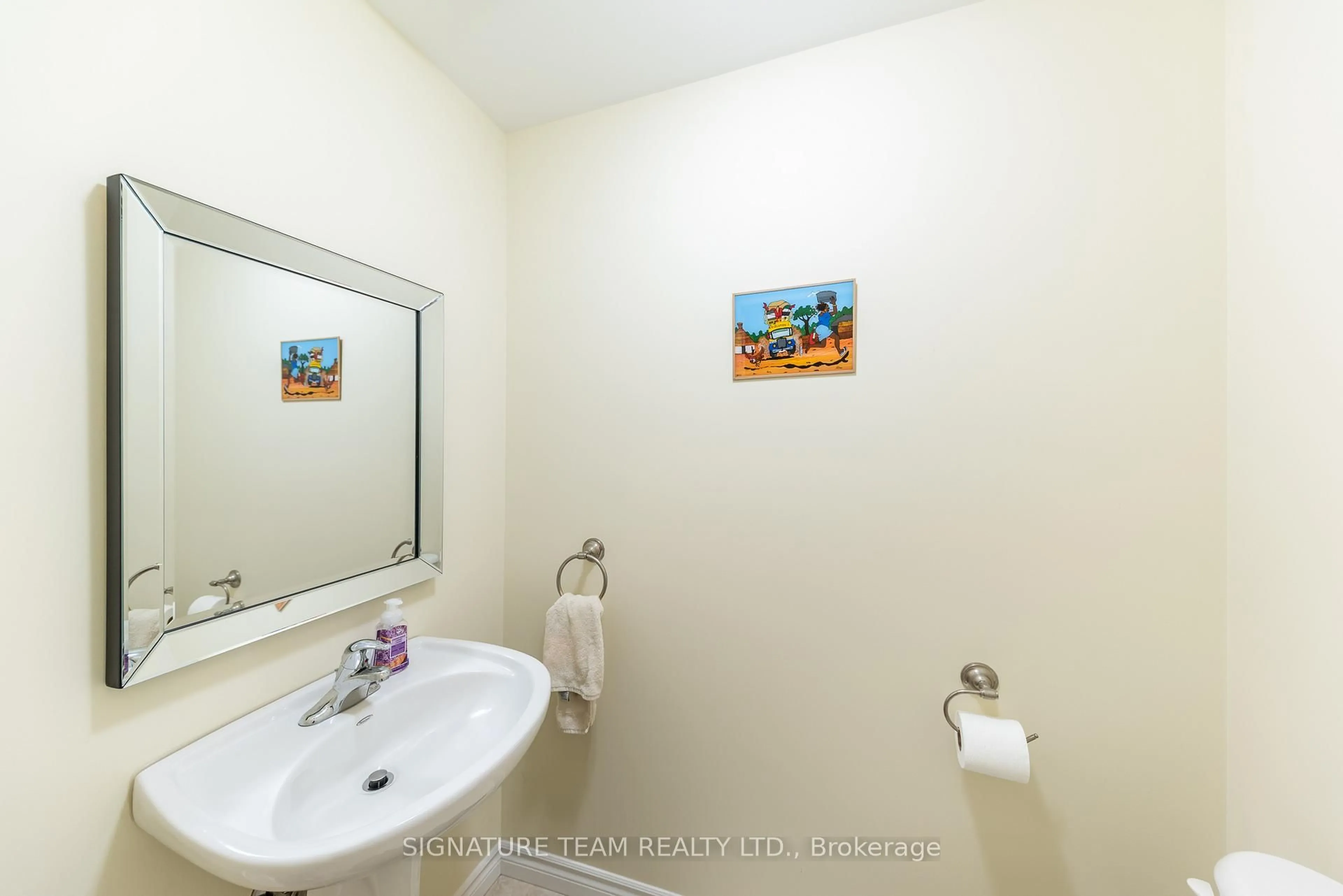 Standard bathroom, unknown for 23 Winston Ave, Petawawa Ontario K8H 0C1