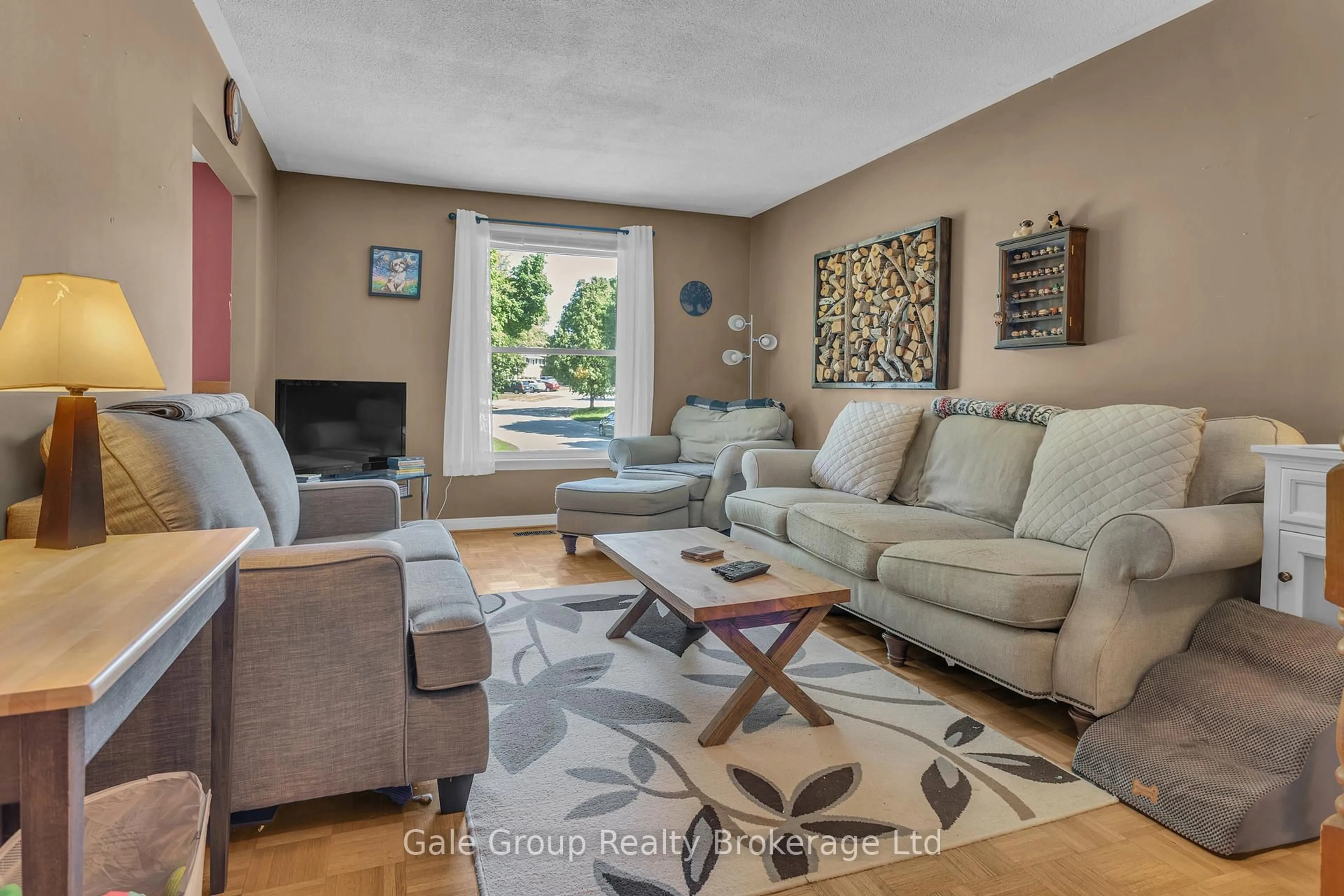 Living room with furniture, unknown for 748 BOYLE Dr, Woodstock Ontario N4S 8L9