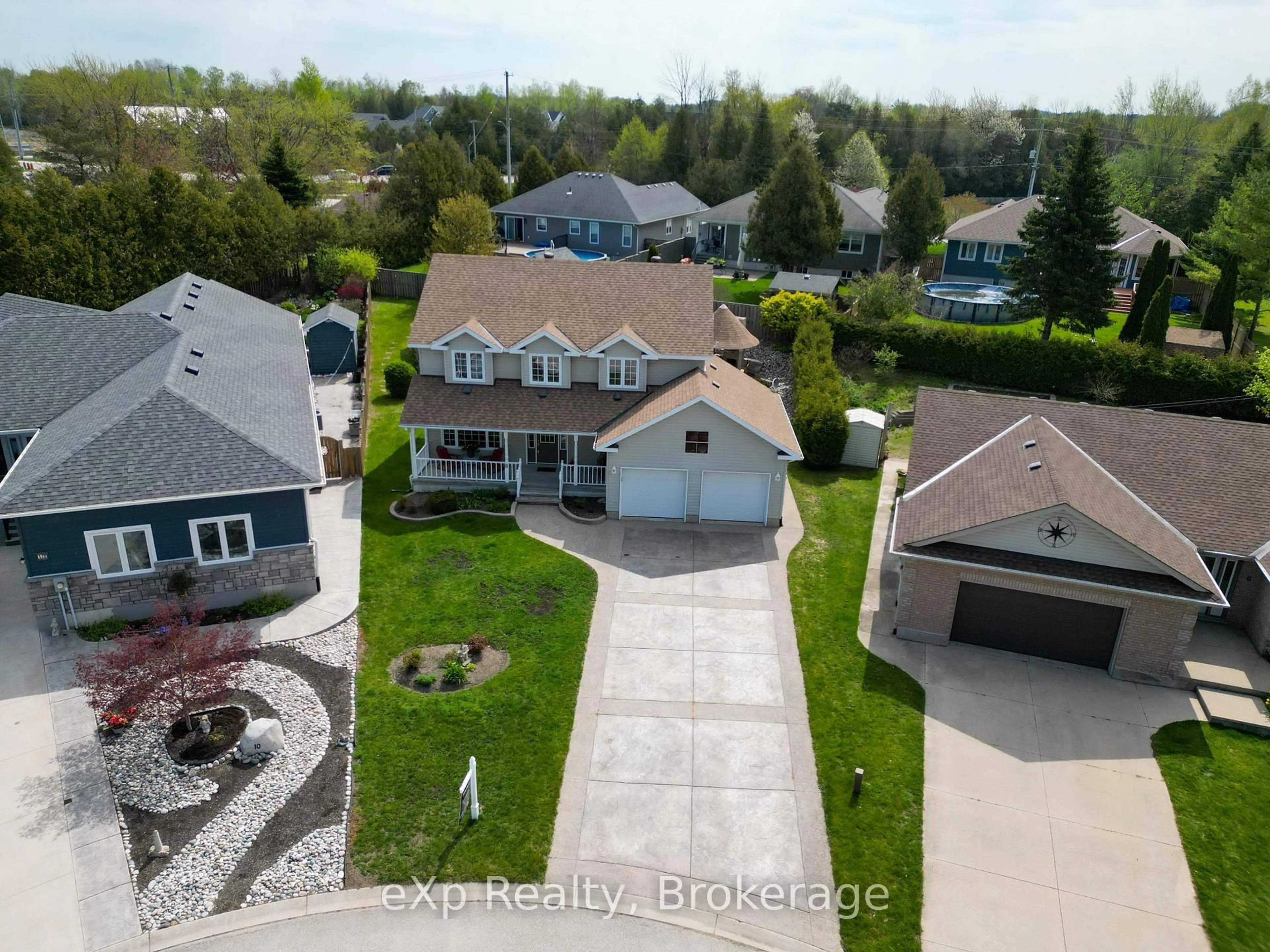 A pic from outside/outdoor area/front of a property/back of a property/a pic from drone, water/lake/river/ocean view for 8 Sandpiper Crt, Saugeen Shores Ontario N0H 2L0