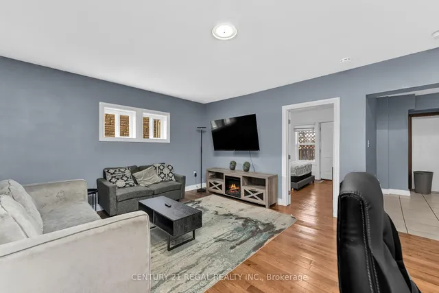 942 Tecumseh Rd, Windsor 4