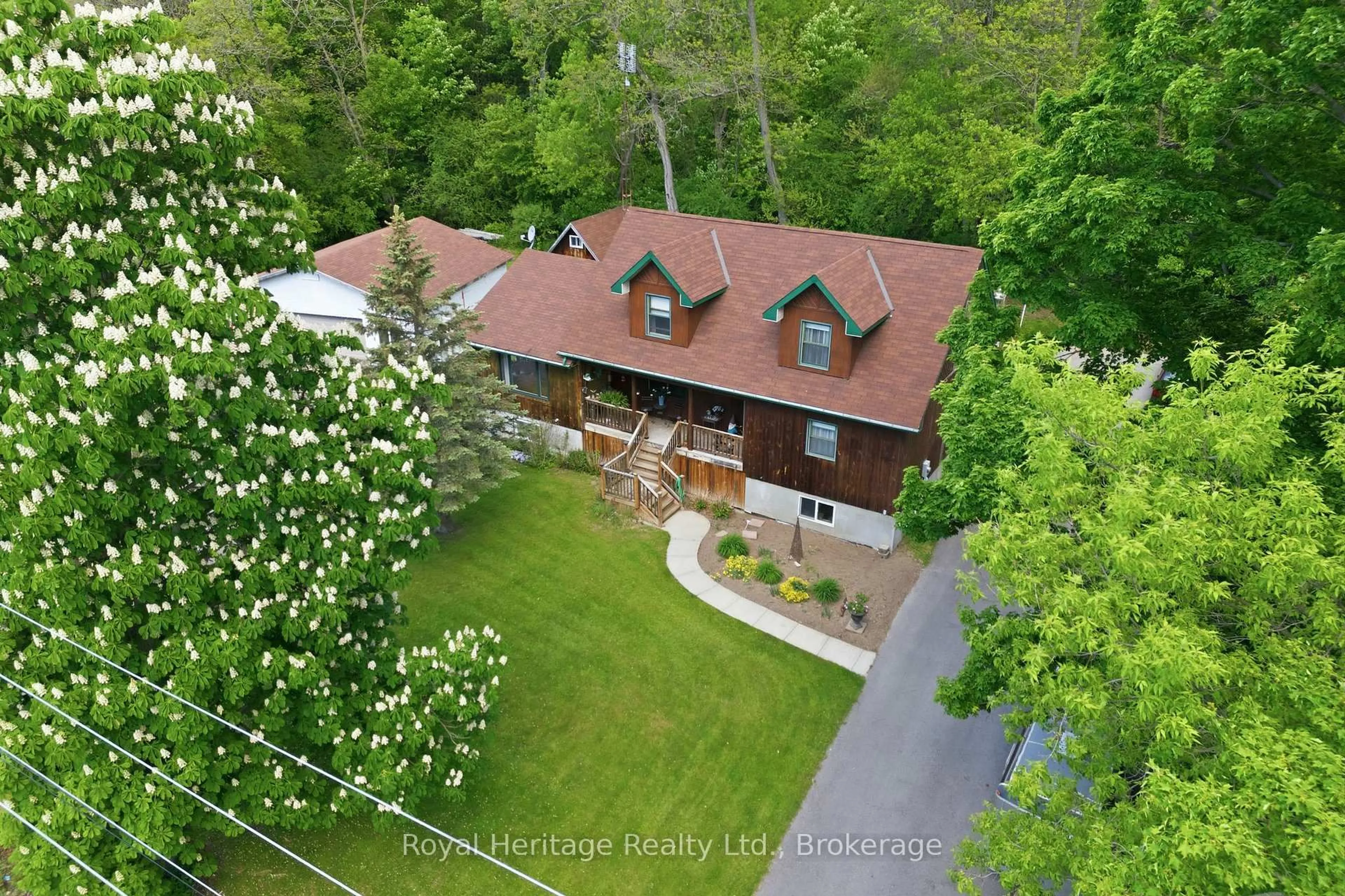 A pic from outside/outdoor area/front of a property/back of a property/a pic from drone, unknown for 9312 Danforth Rd, Hamilton Township Ontario K9A 4J8