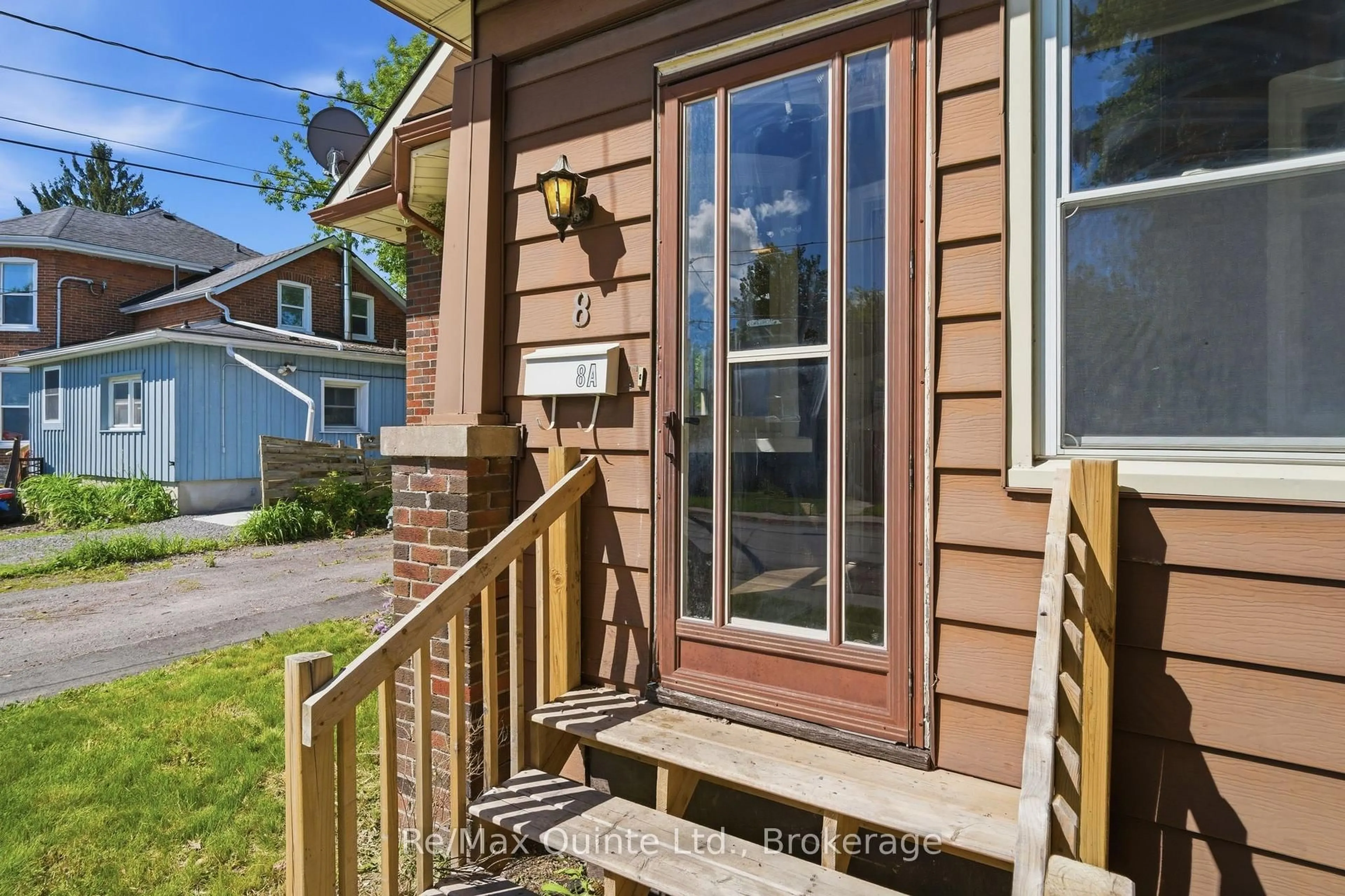 Unknown for 8 Dunbar St, Belleville Ontario K8P 3R5