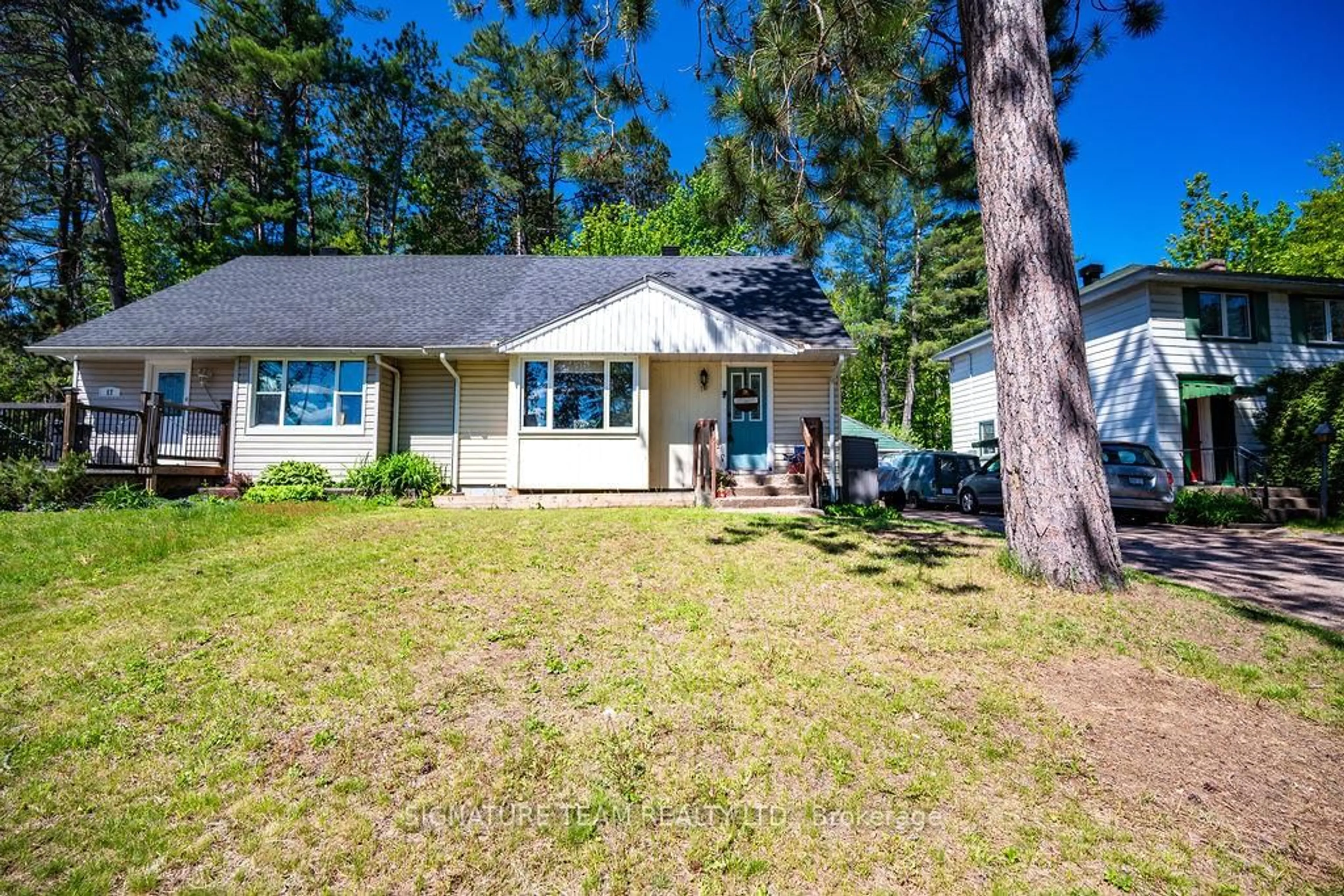 A pic from outside/outdoor area/front of a property/back of a property/a pic from drone, street for 19 Thomson Cres, Deep River Ontario K0J 1P0