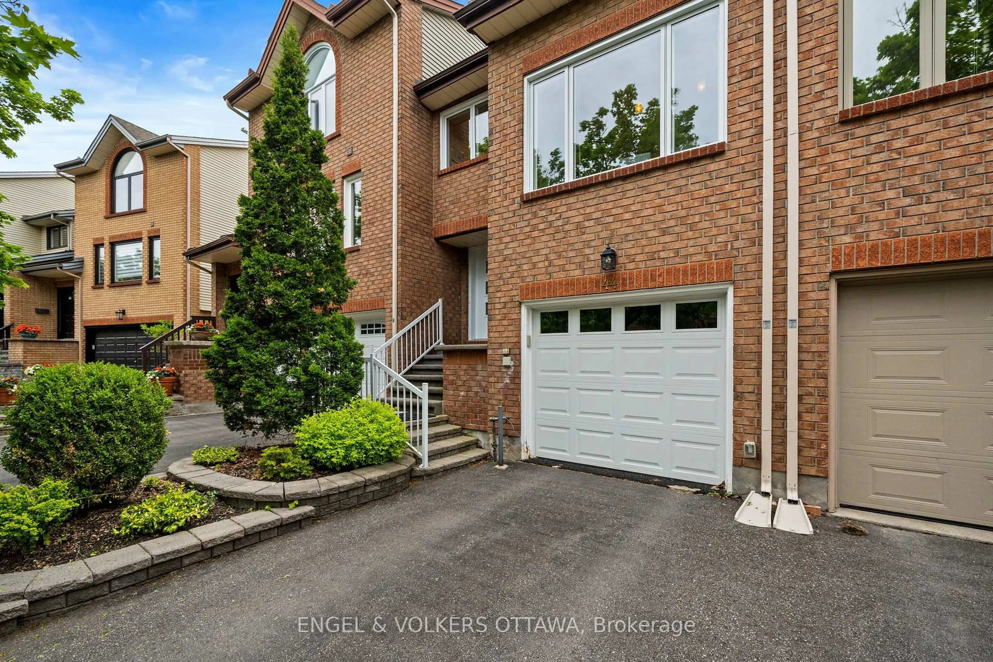 Home with brick exterior material, street for 44 Dunbarton Crt, Ottawa Ontario K1K 4L4