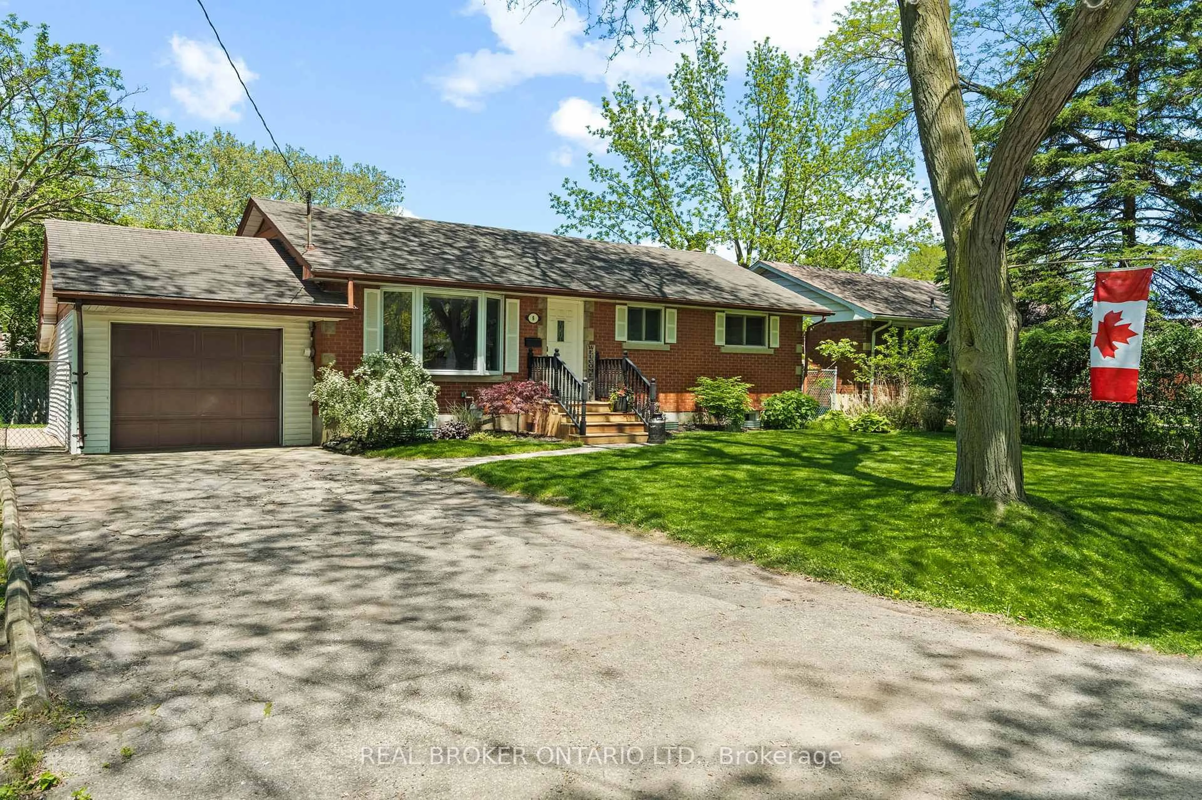 Home with brick exterior material, street for 8 Goldsmith Ave, St. Catharines Ontario L2M 2V8