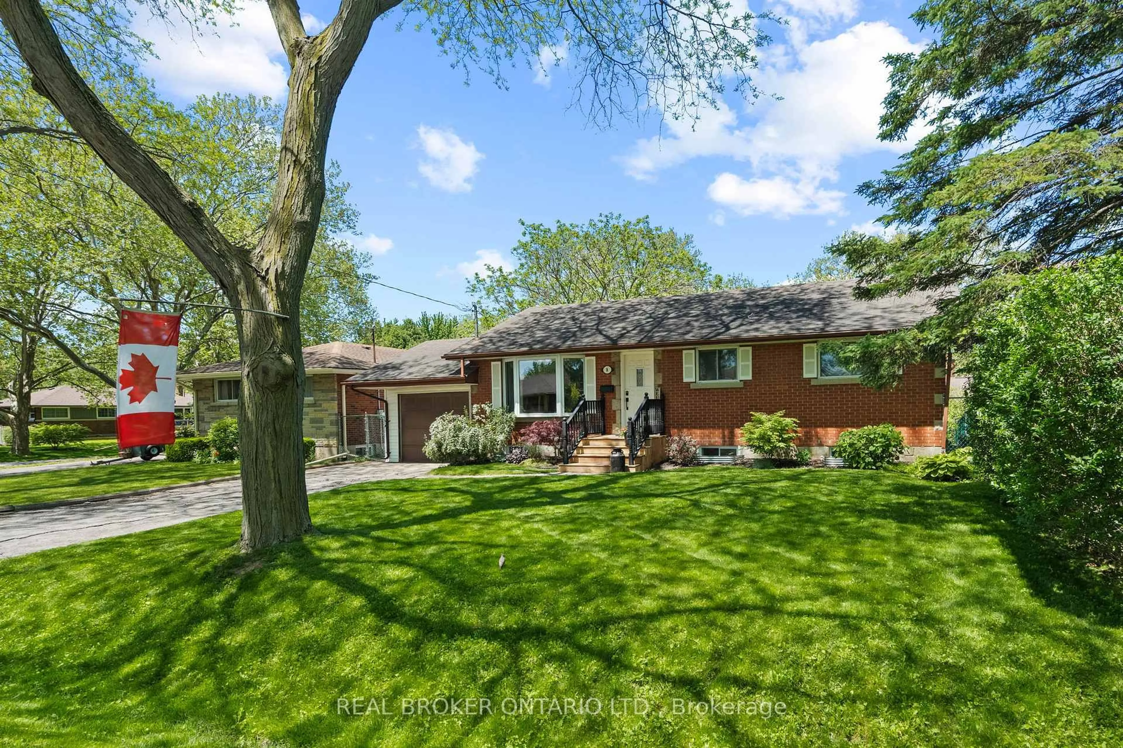 Home with brick exterior material, street for 8 Goldsmith Ave, St. Catharines Ontario L2M 2V8