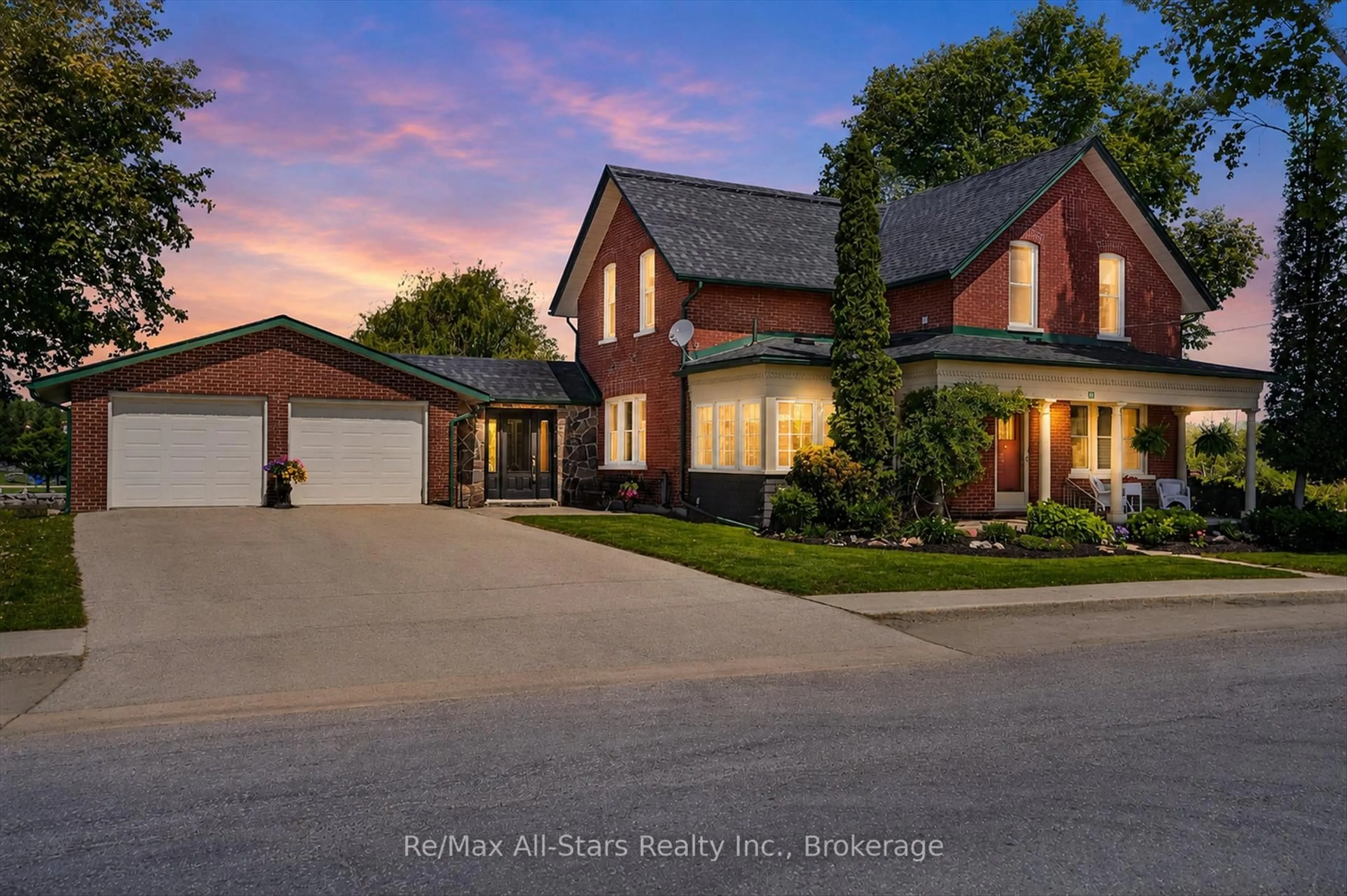 A pic from outside/outdoor area/front of a property/back of a property/a pic from drone, street for 14 Albert St, Kawartha Lakes Ontario K0M 1K0
