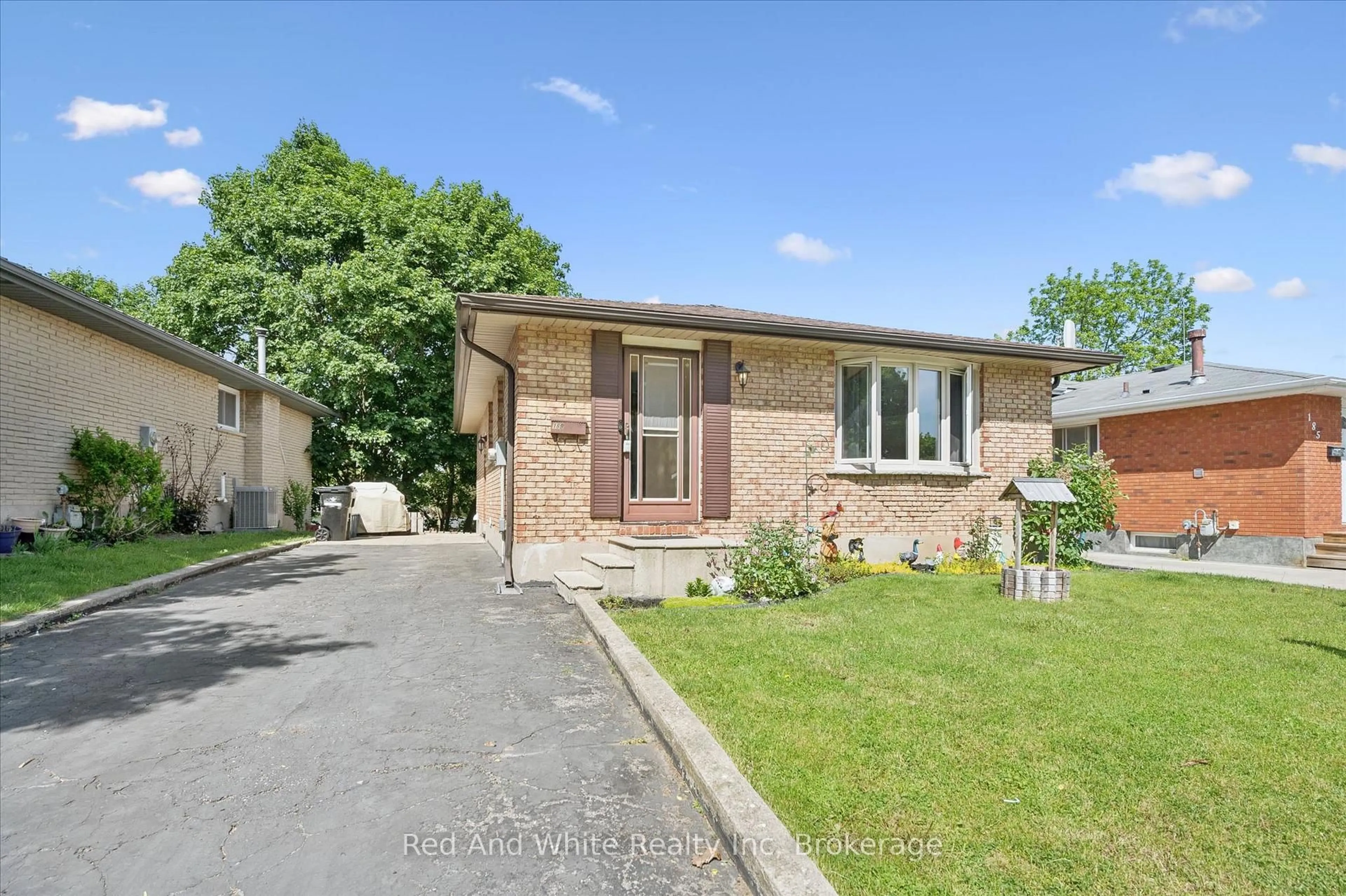 Home with brick exterior material, street for 189 Johanna Dr, Cambridge Ontario N1S 4C4