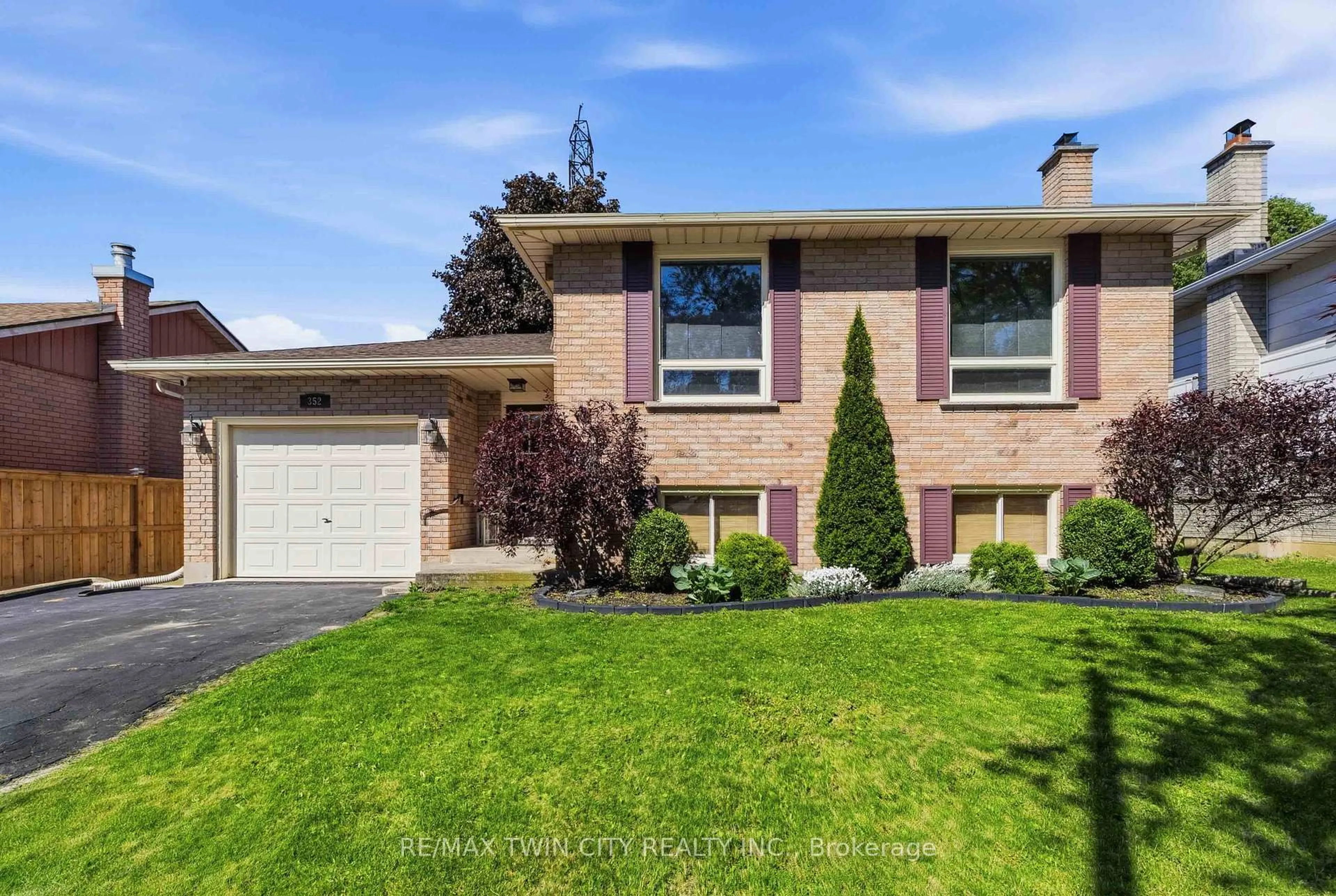Home with brick exterior material, street for 352 Brantwood Park Rd, Brantford Ontario N3P 1L2
