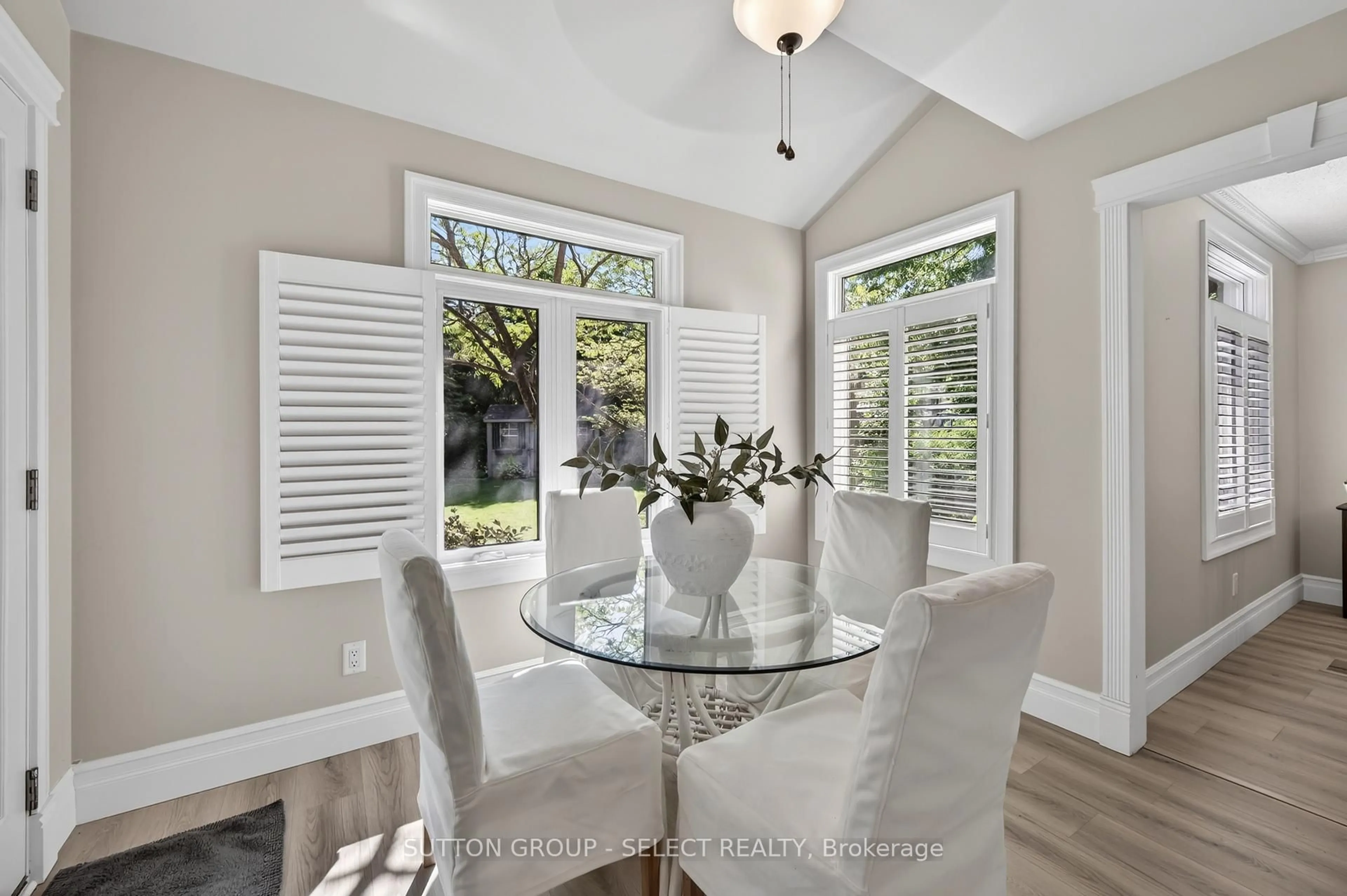 Dining room, ceramic/tile floor for 12 Banting Cres, London North Ontario N6G 4G2