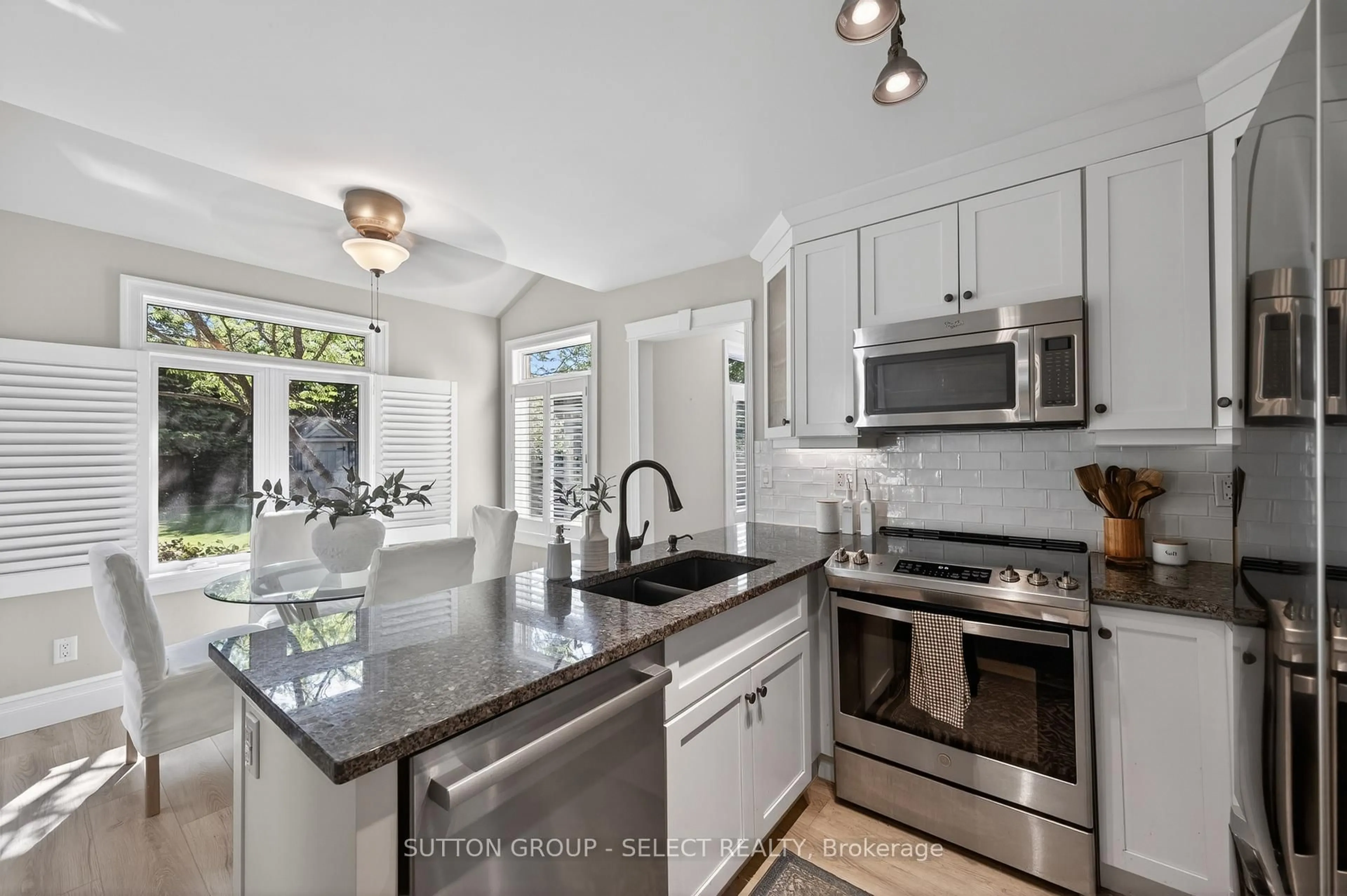 Open concept kitchen, ceramic/tile floor for 12 Banting Cres, London North Ontario N6G 4G2