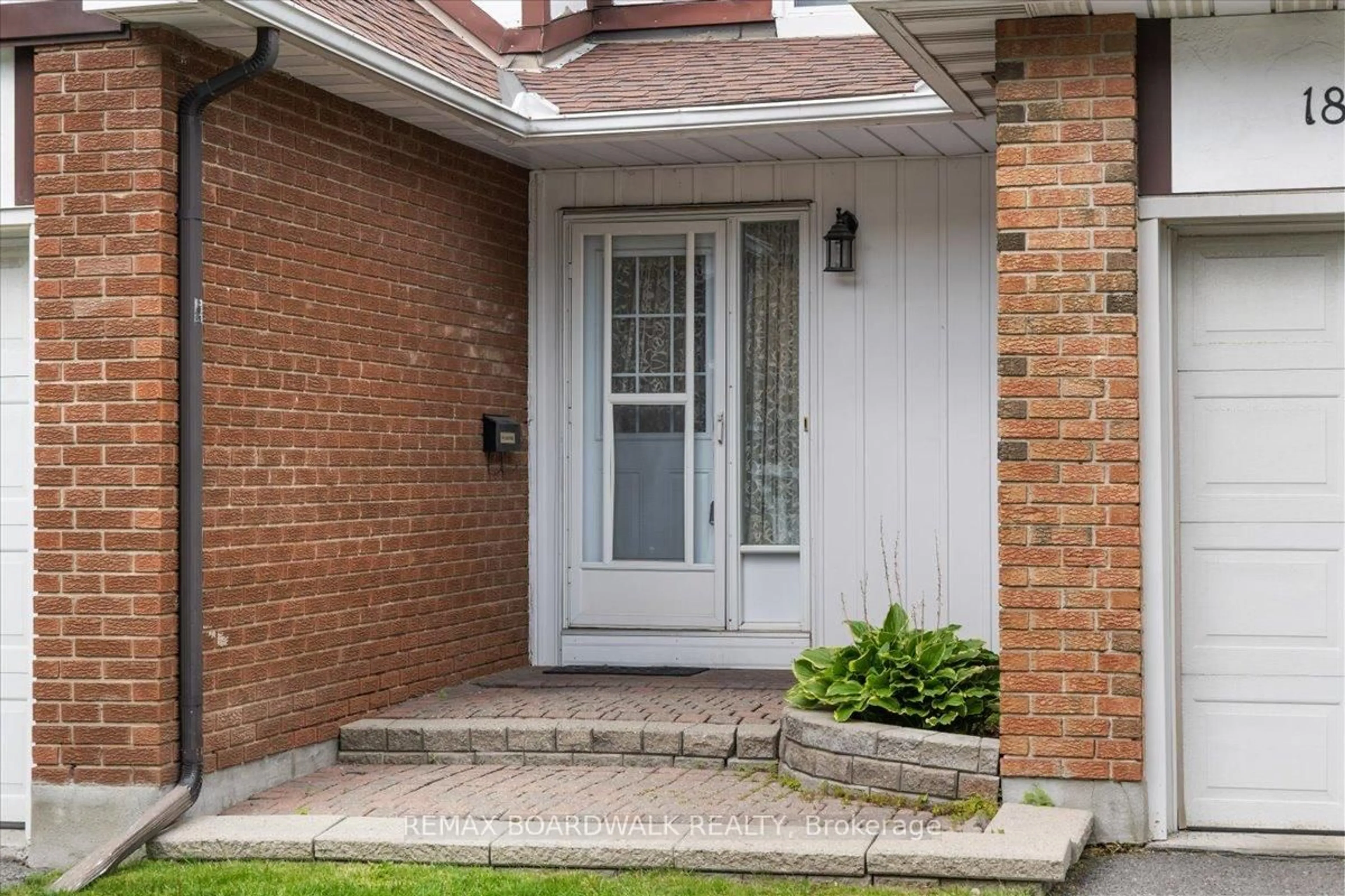 Unknown for 1828 Axminster Crt #48, Ottawa Ontario K1C 1Z4